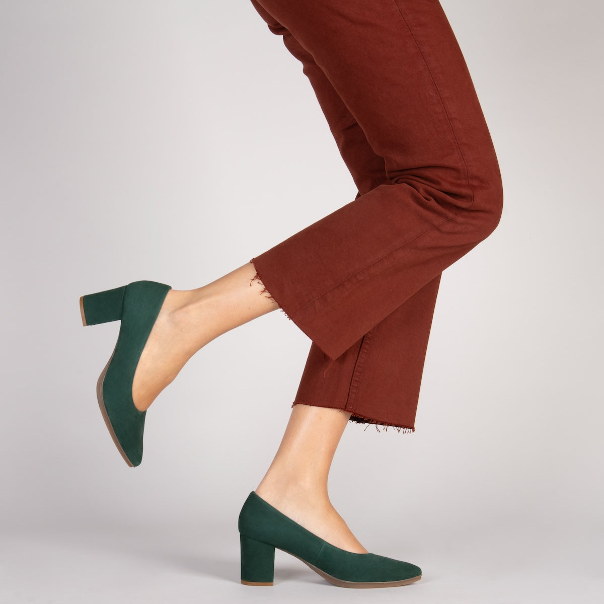 URBAN S - Zapatos de tacón medio de ante VERDE BOTELLA