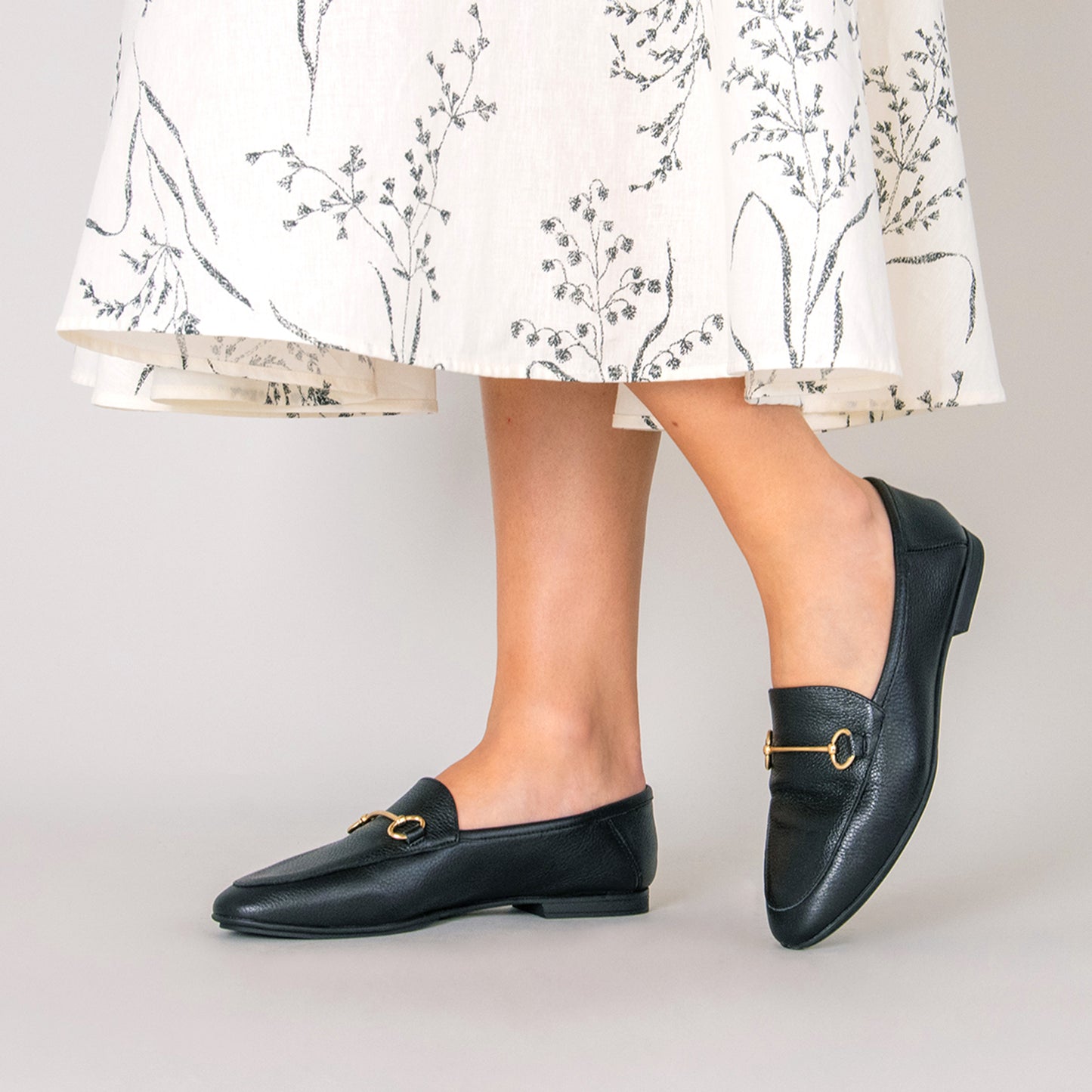 STYLE – Mocasines planos con adorno metalizado NEGRO