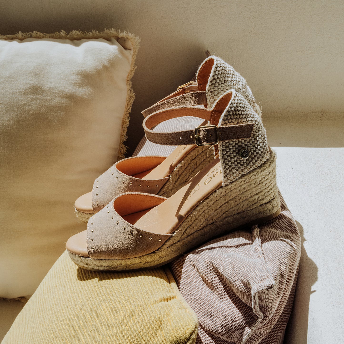 SAONA - Cuñas de esparto peep toe BEIGE