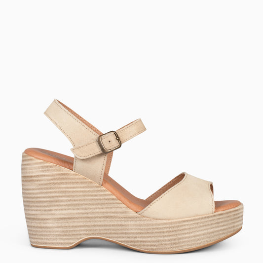 SIDNEY– Sandalias con cuña de madera BEIGE