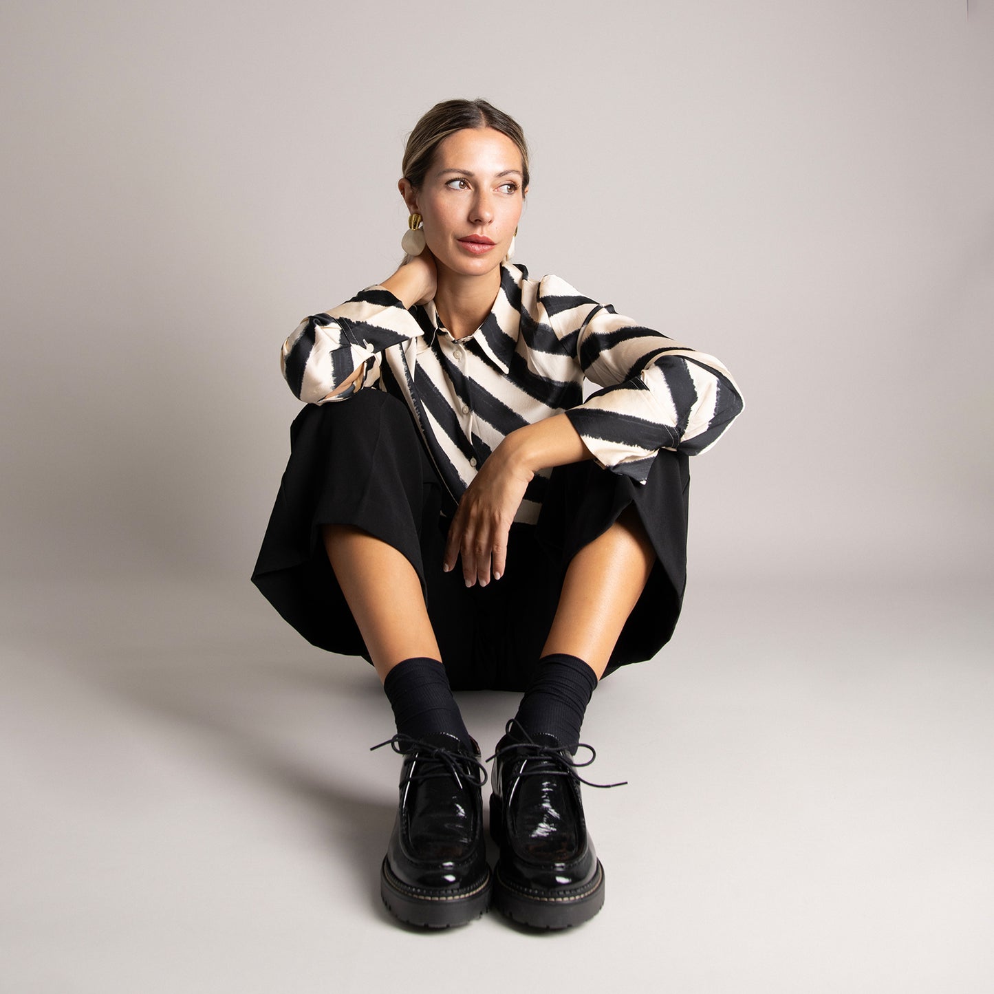 YALE – Mocasin con suela track con cordones NEGRO CHAROL