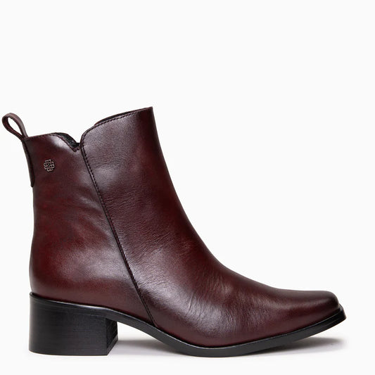 BERLIN – Botines bajos de mujer de piel BURDEOS