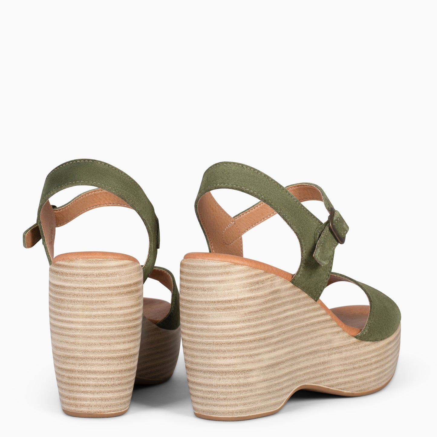 SIDNEY– Sandalias con cuña de madera VERDE