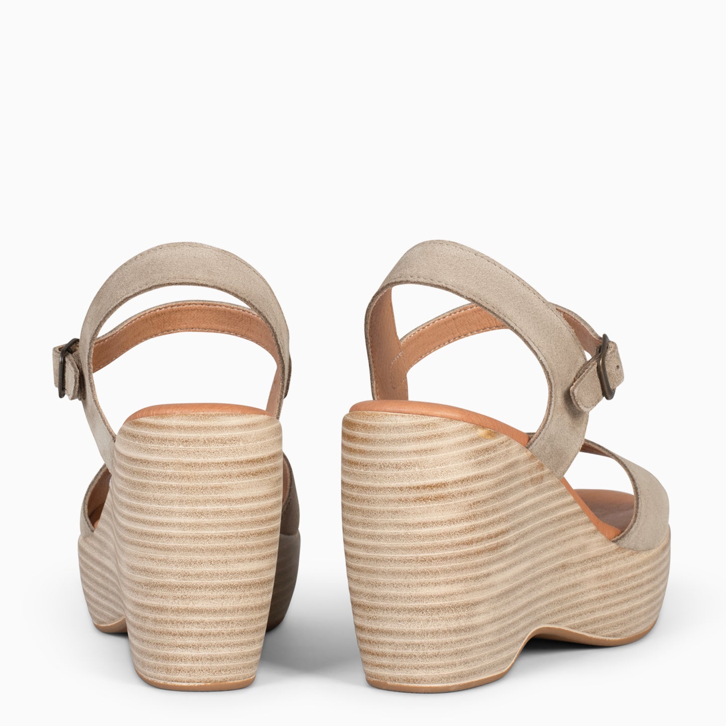 SIDNEY– Sandalias con cuña de madera TAUPE