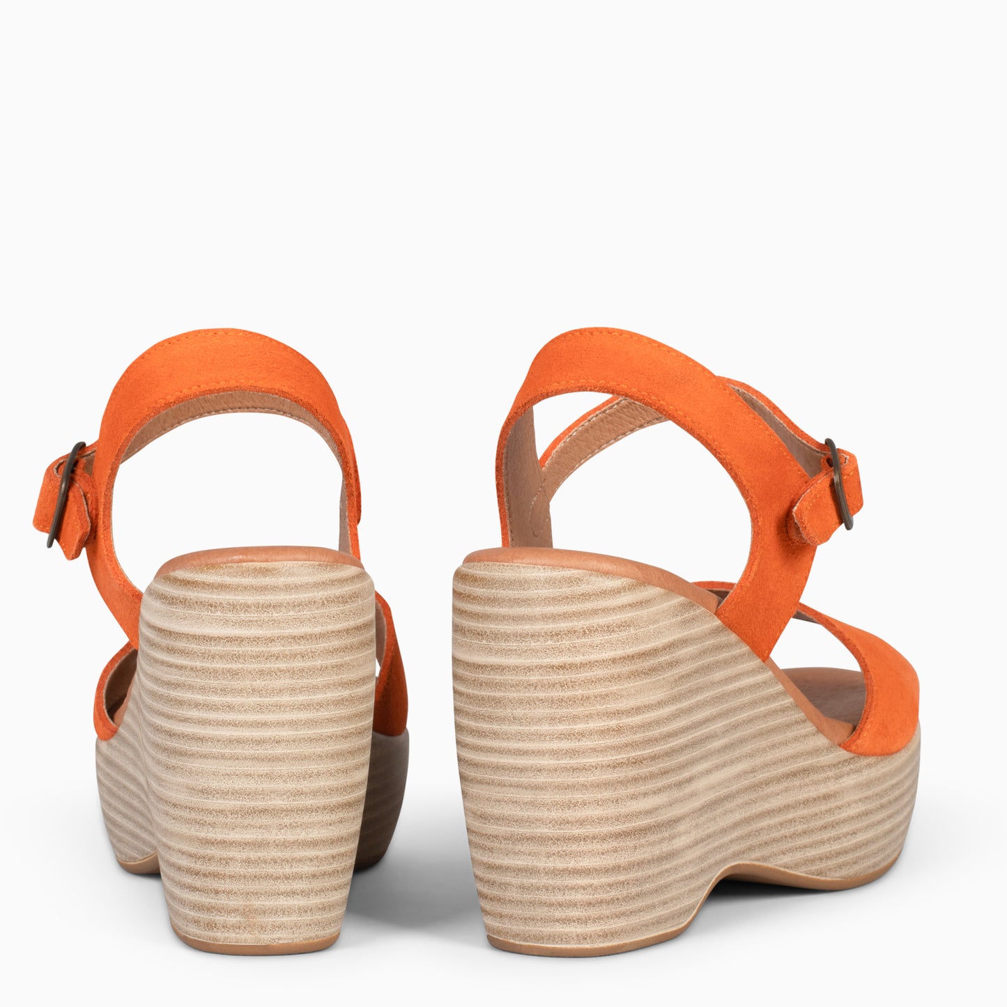 SIDNEY– Sandalias con cuña de madera NARANJA