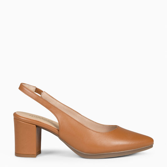 KYARA - Sapato tipo slingback com salto CAMEL