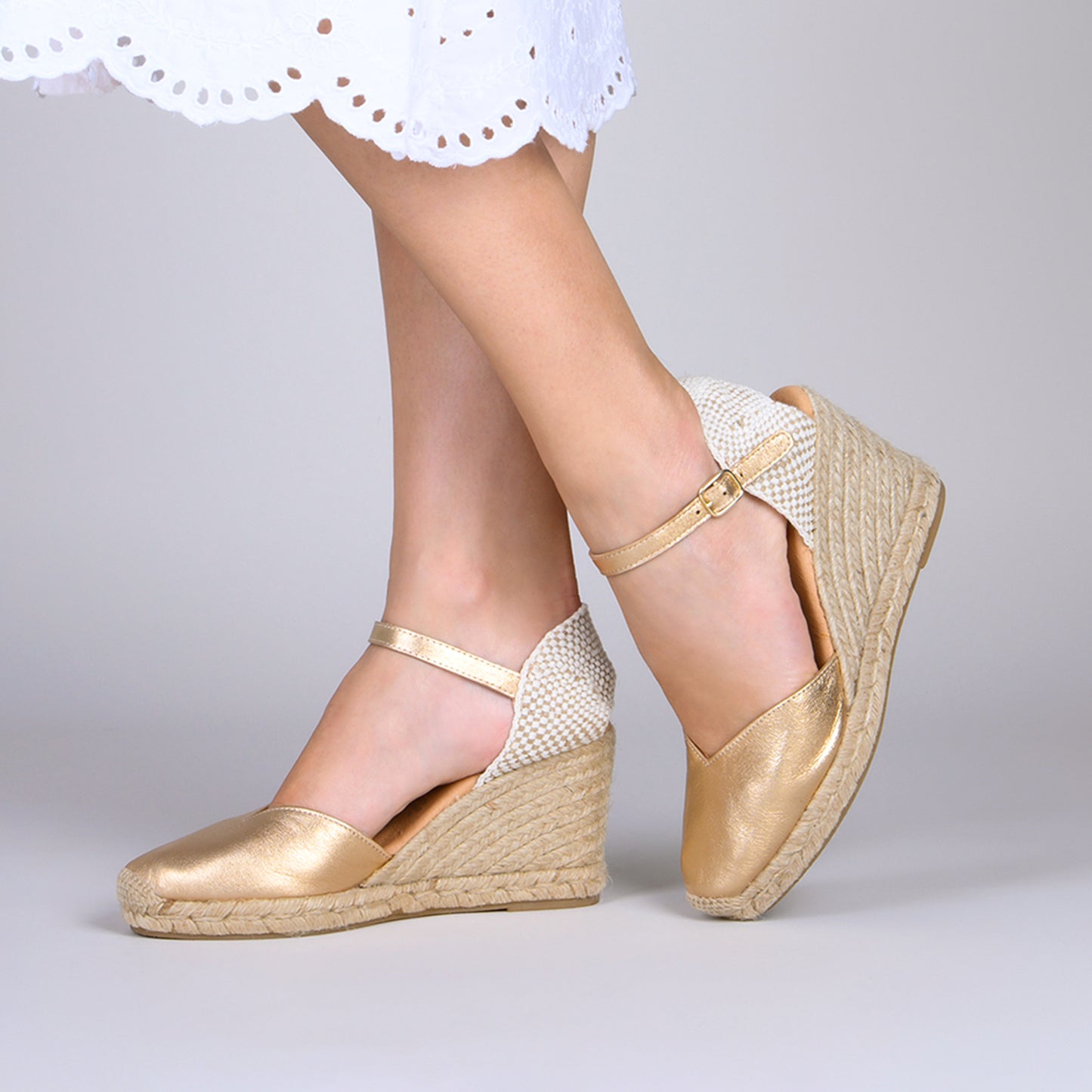 NERJA – Cuñas altas de esparto DORADO