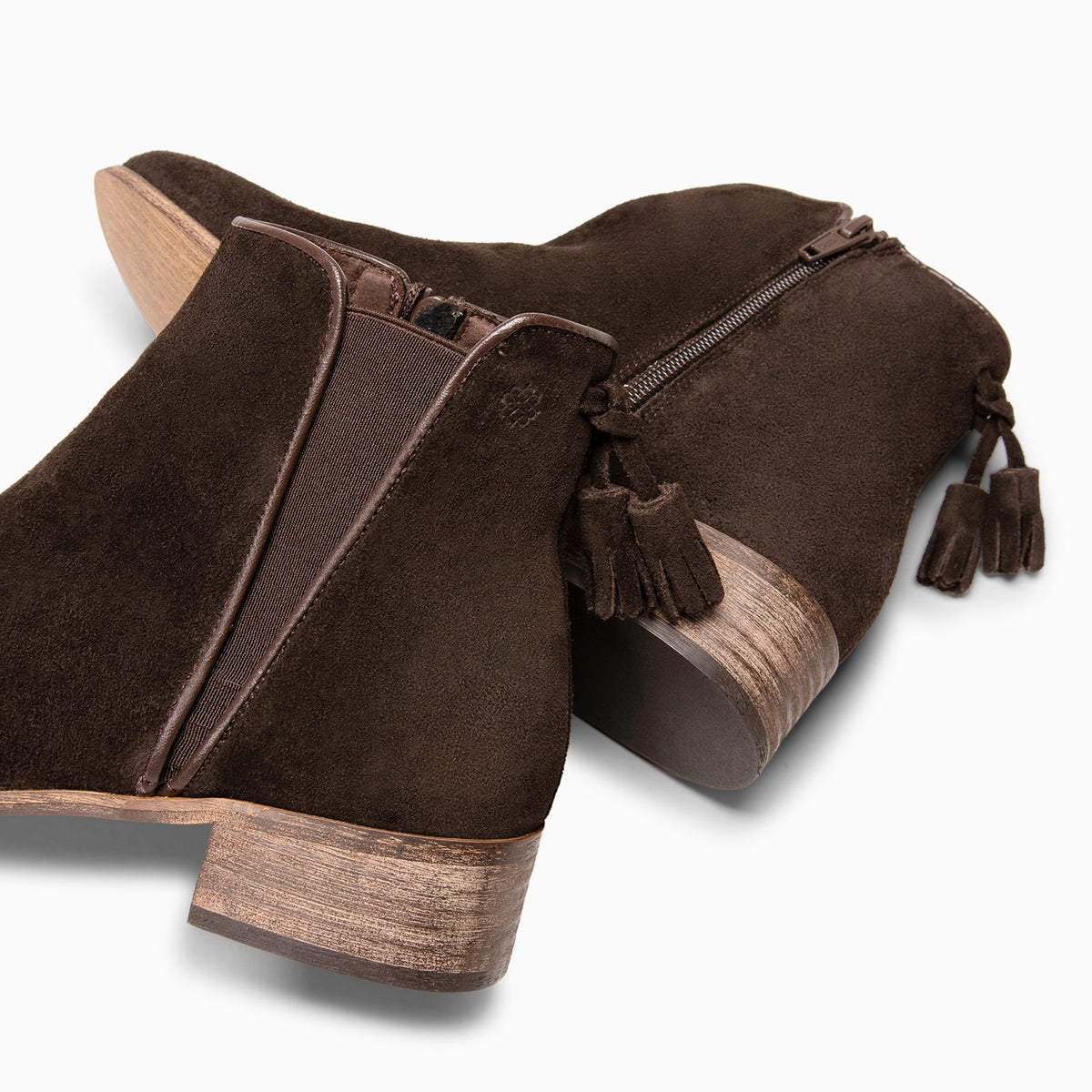 LEIRE - Botines Chelsea de serraje hidrófugo MARRON