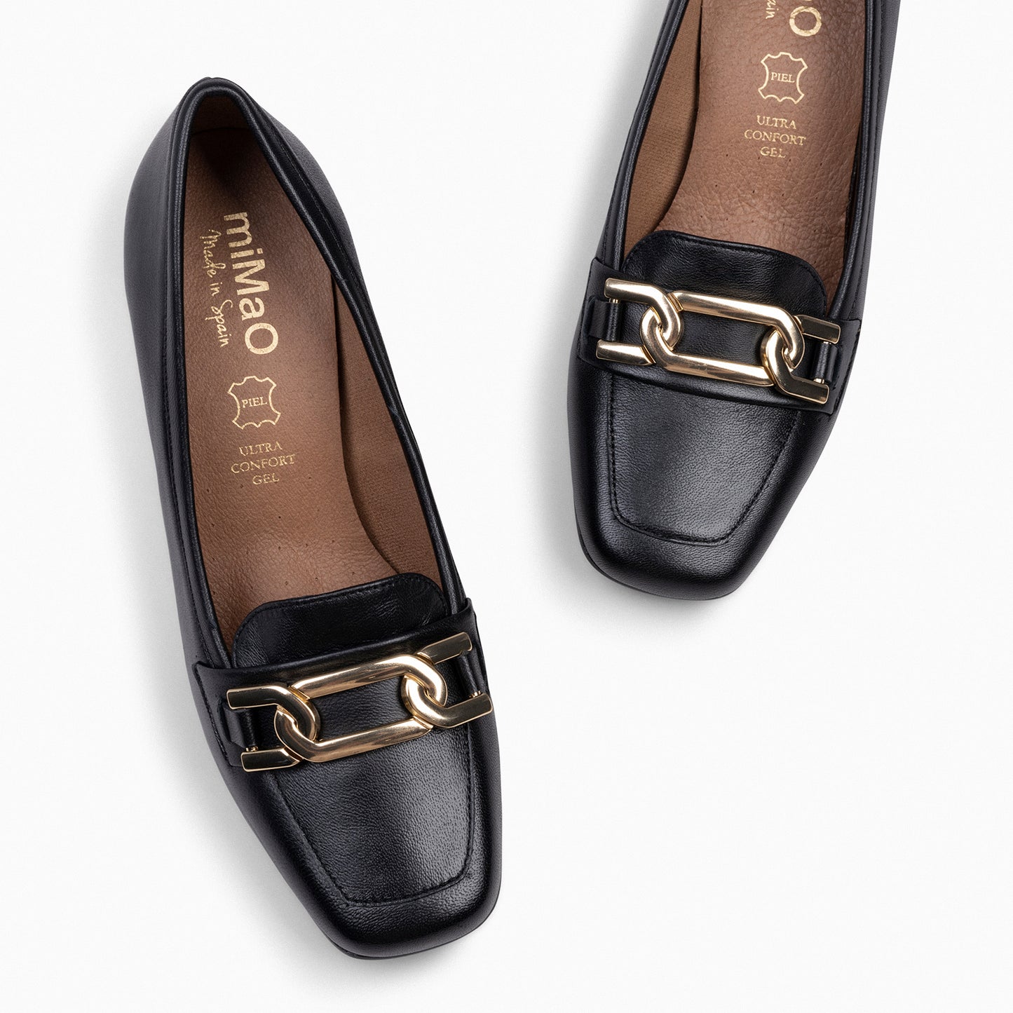 CHAIN ​​– Mocassins de salto com detalhe dourado PRETO