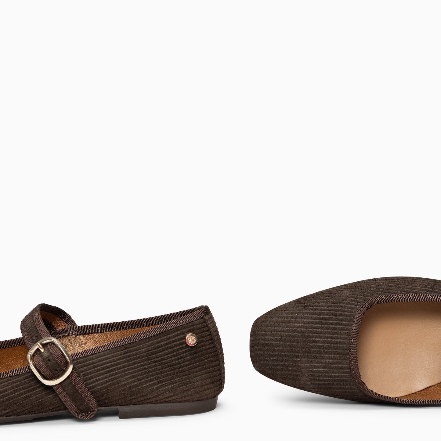 LARA – Merceditas con tira de pana MARRON