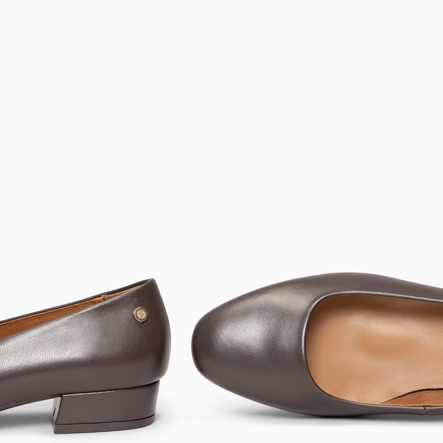 URBAN XS – Zapatos de tacón bajo de MARRON