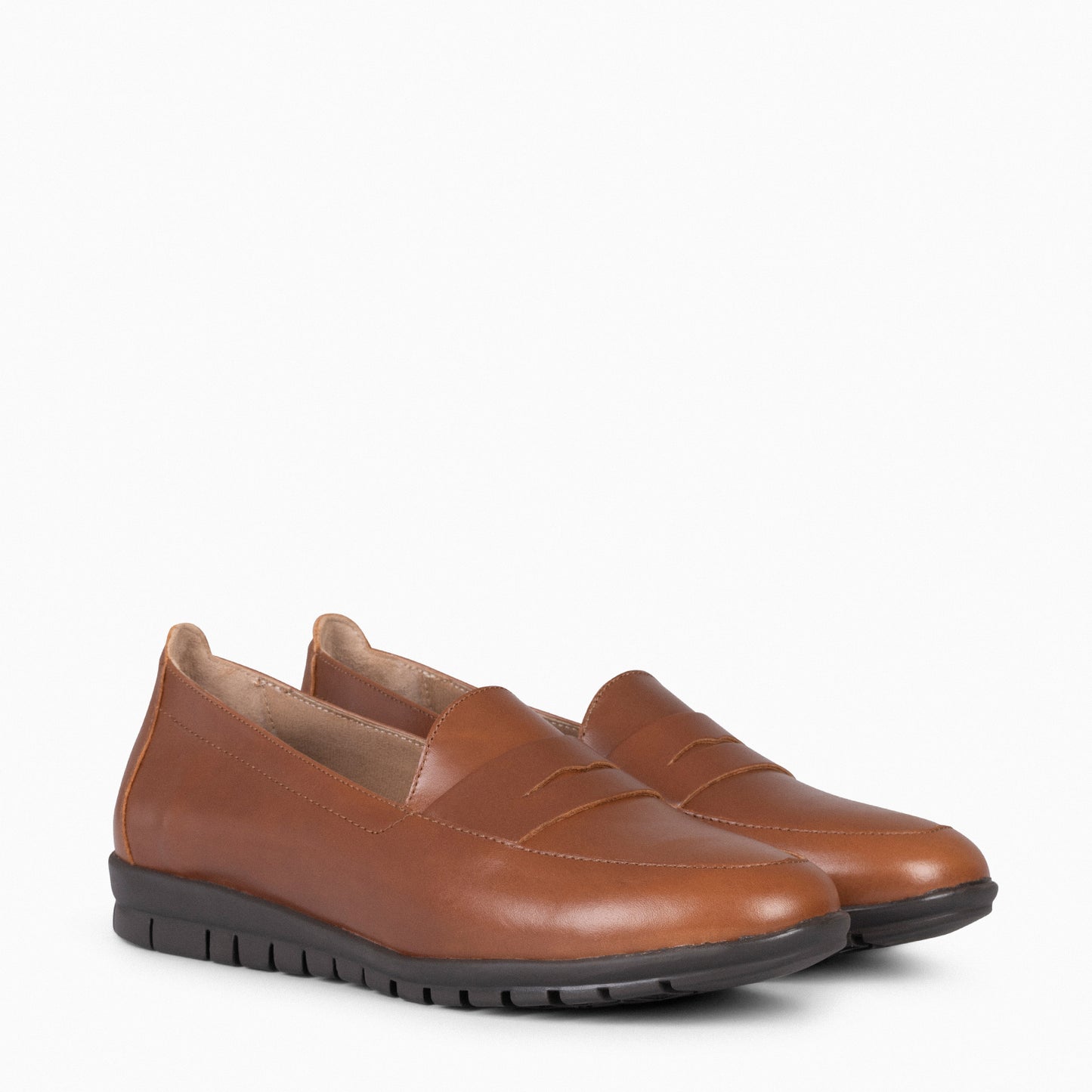 360 – Mocasines con antifaz y cuña interna CUERO