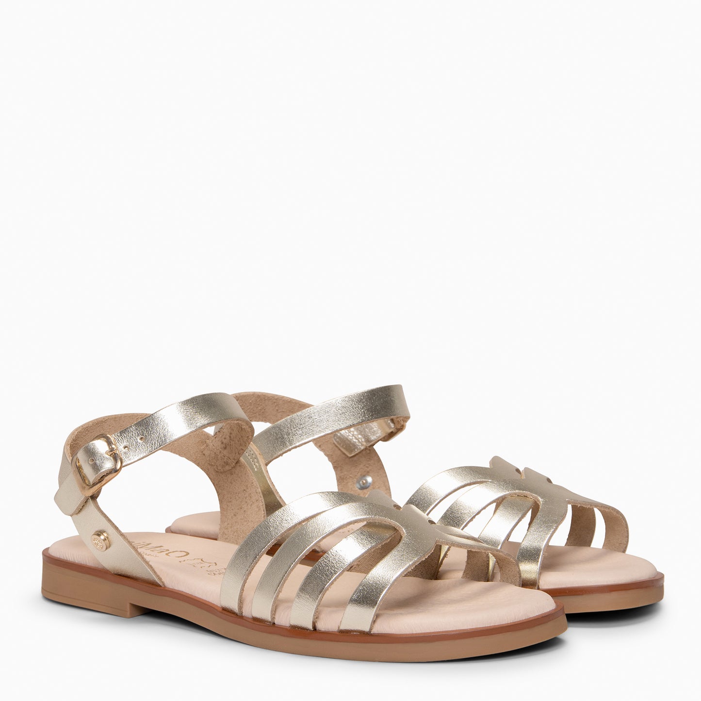 BELISA- Sandalia plana de piel de vaquetilla en PLATINO