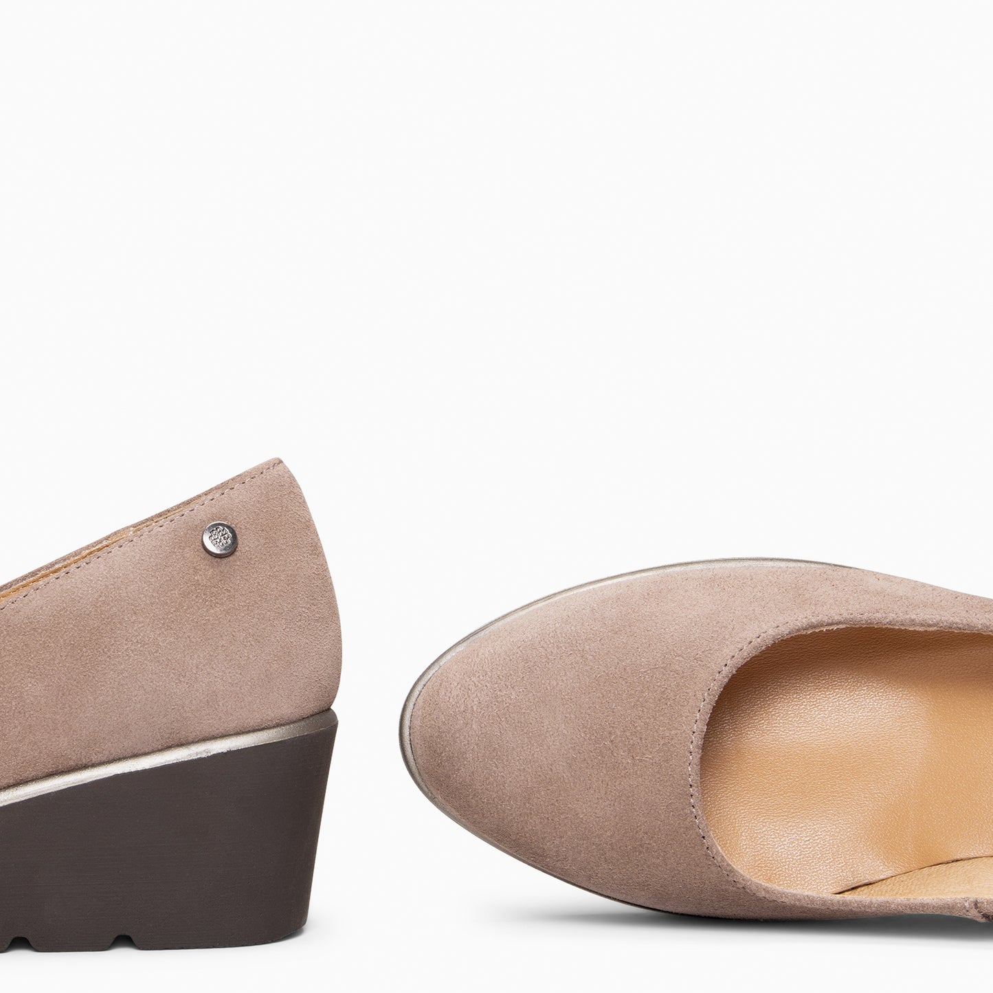 IRIS - Bailarina con cuña de piel de serraje TAUPE