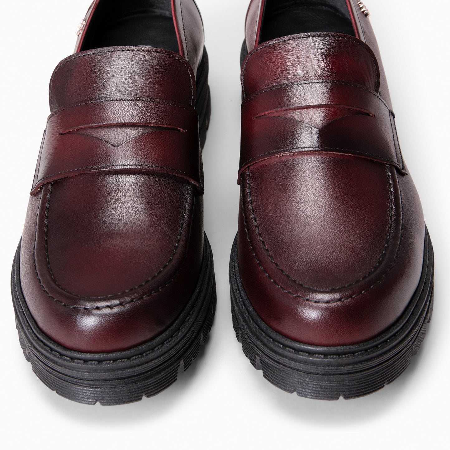 TRAVIS - Mocasin de piel de napa cepillada  BURDEOS