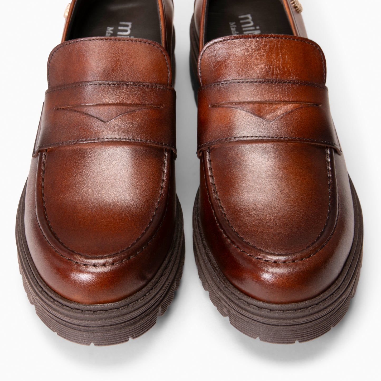 TRAVIS - Mocasin de piel de napa cepillada TABACO