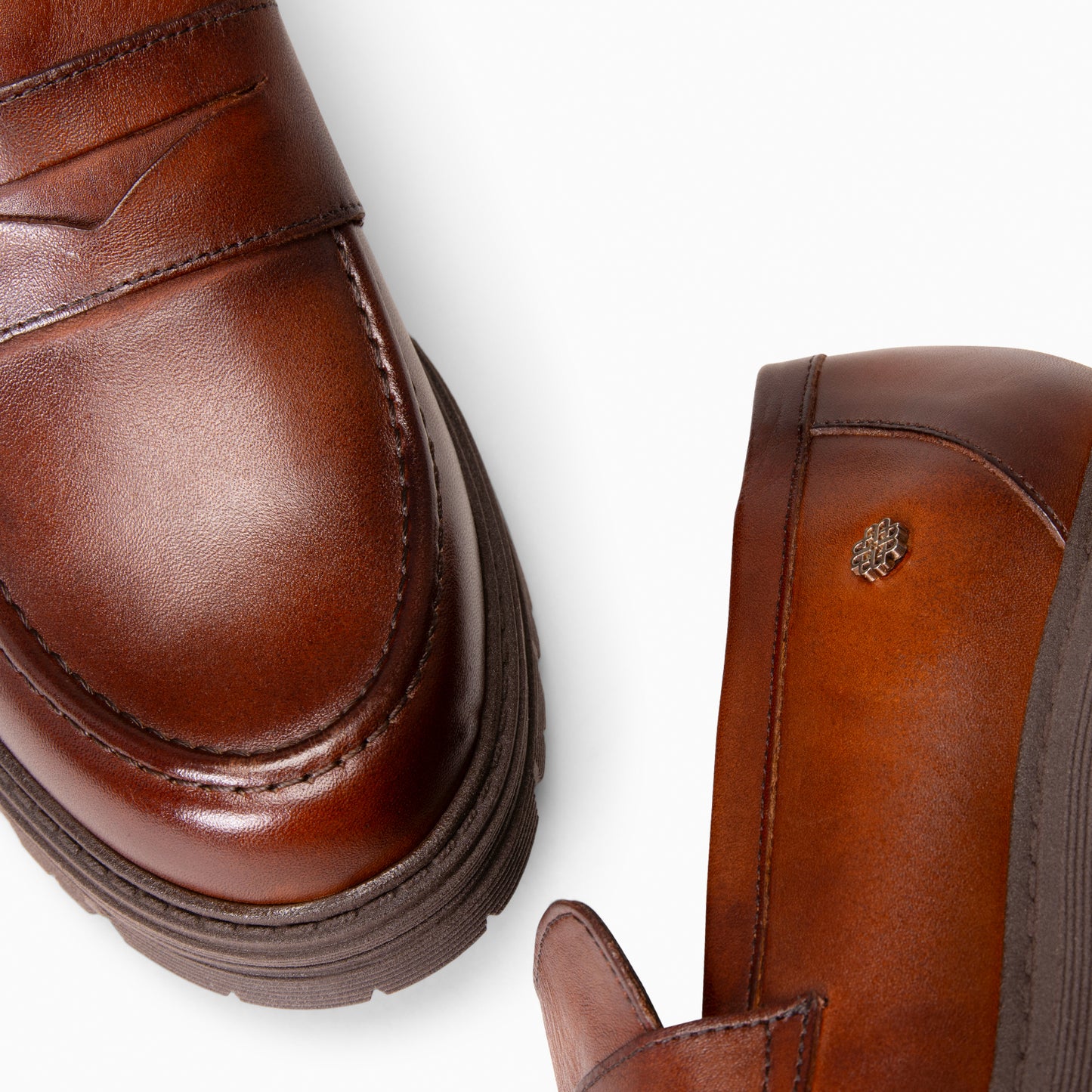 TRAVIS - Mocasin de piel de napa cepillada TABACO