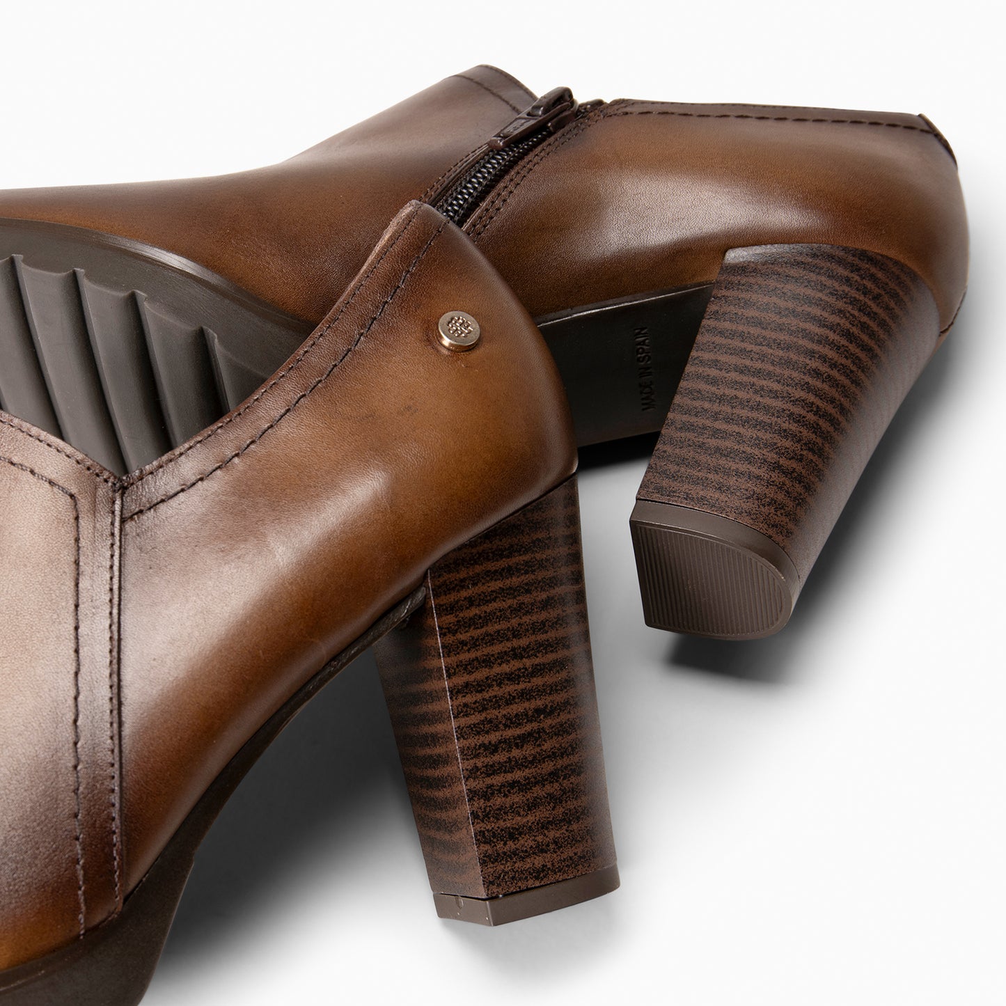 DAYANA – BOTÍN TOBILLERO TAUPE