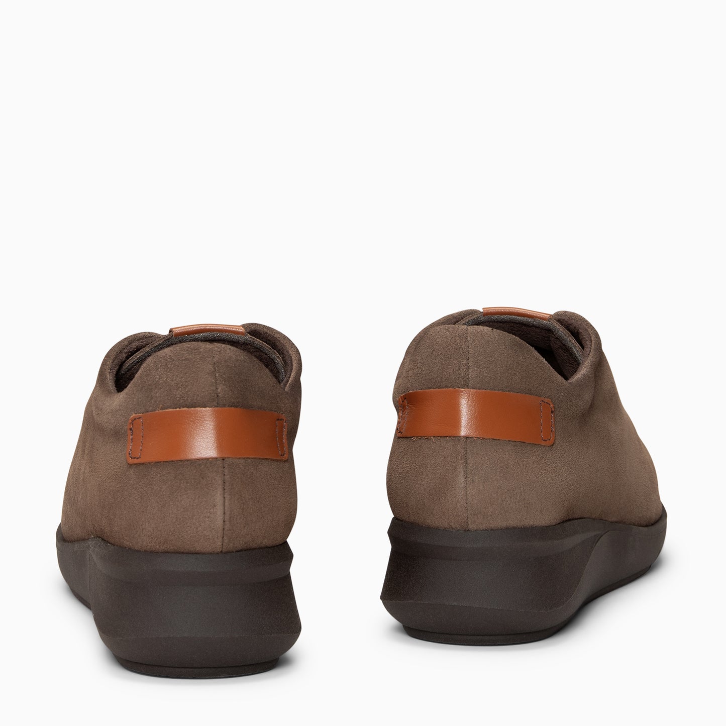 FLY – DEPORTIVO CON CUÑA TAUPE