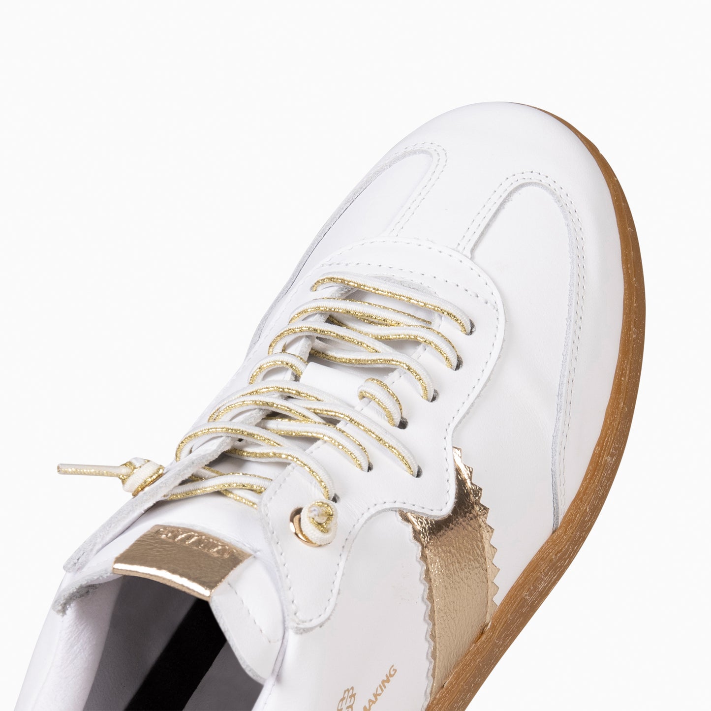 STÜDIO 01 - DEPORTIVOS ORO BLANCO