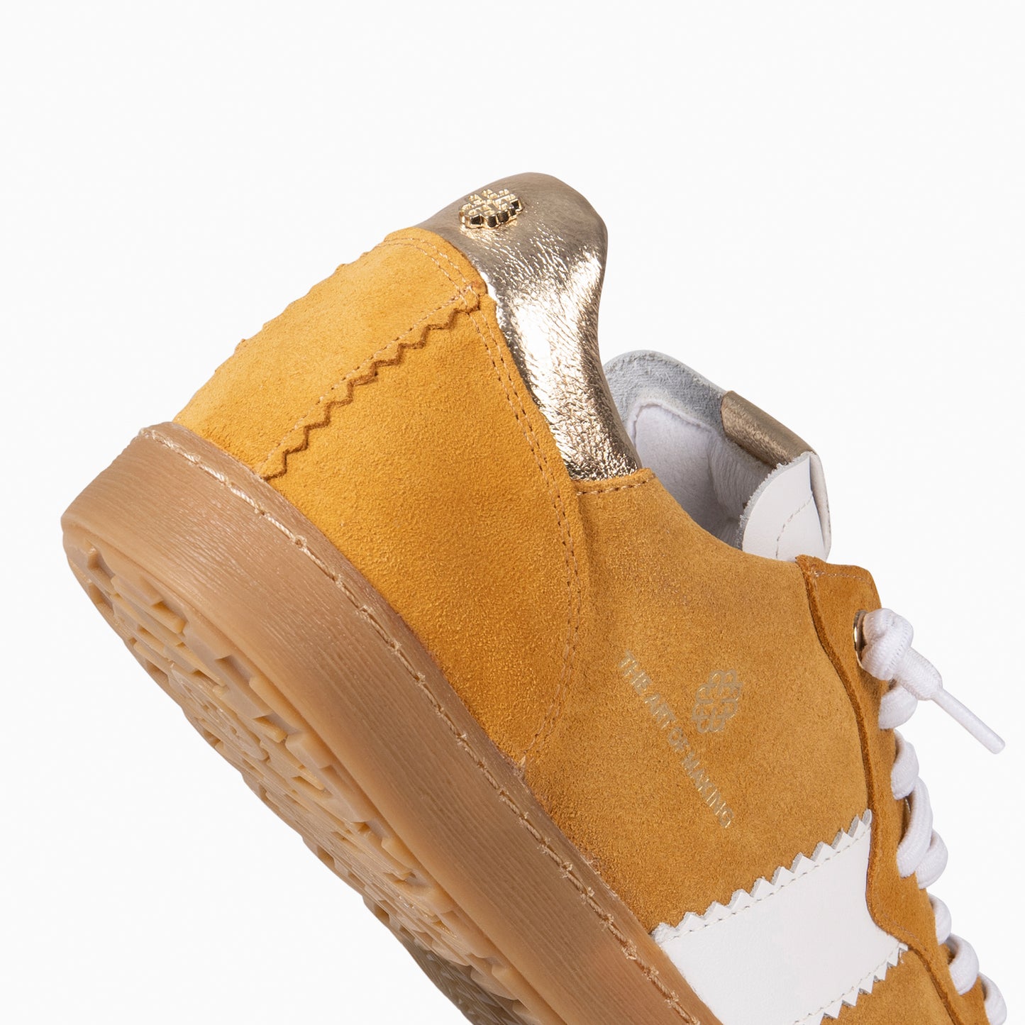 STÜDIO 01 - DEPORTIVOS MOSTAZA