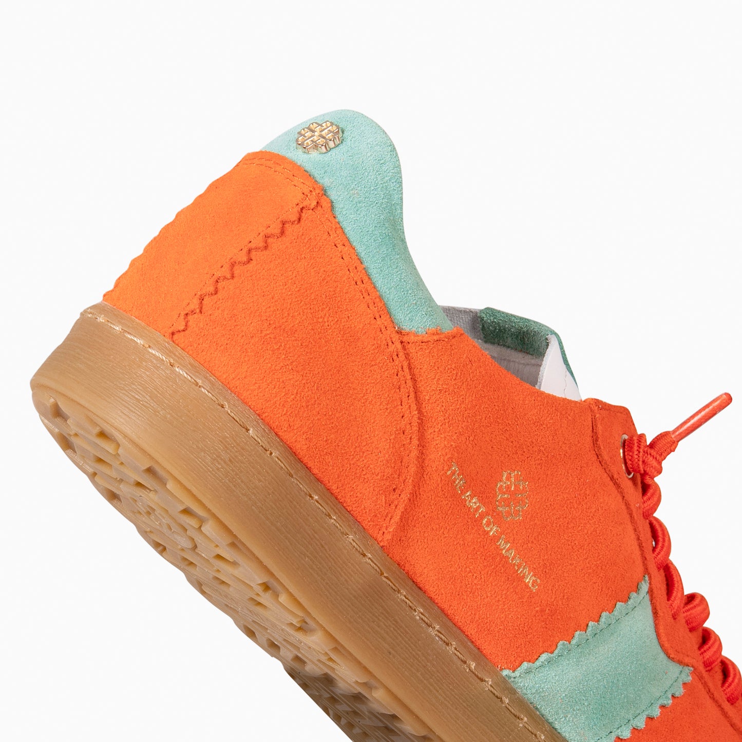 STÜDIO 01 - DEPORTIVOS NARANJA