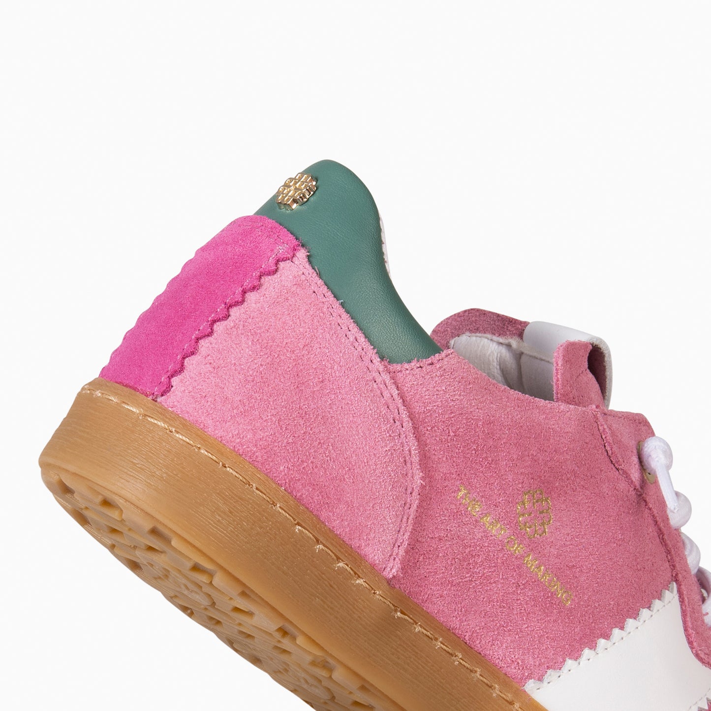 STÜDIO 01 - DEPORTIVOS FUCSIA