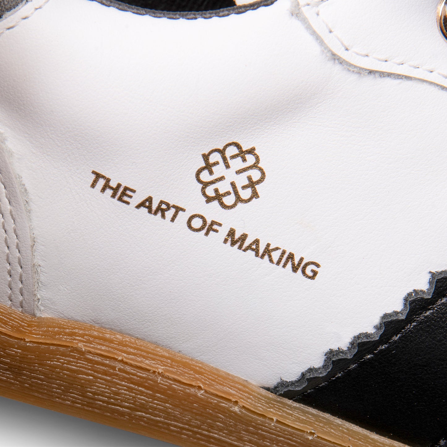 STÜDIO 01 - DEPORTIVOS LEOPARDO