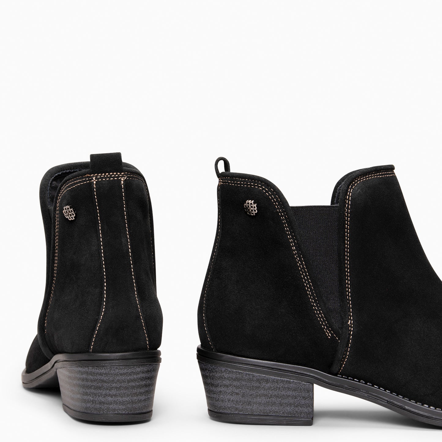 VIANA – Botín bajo con elástico NEGRO