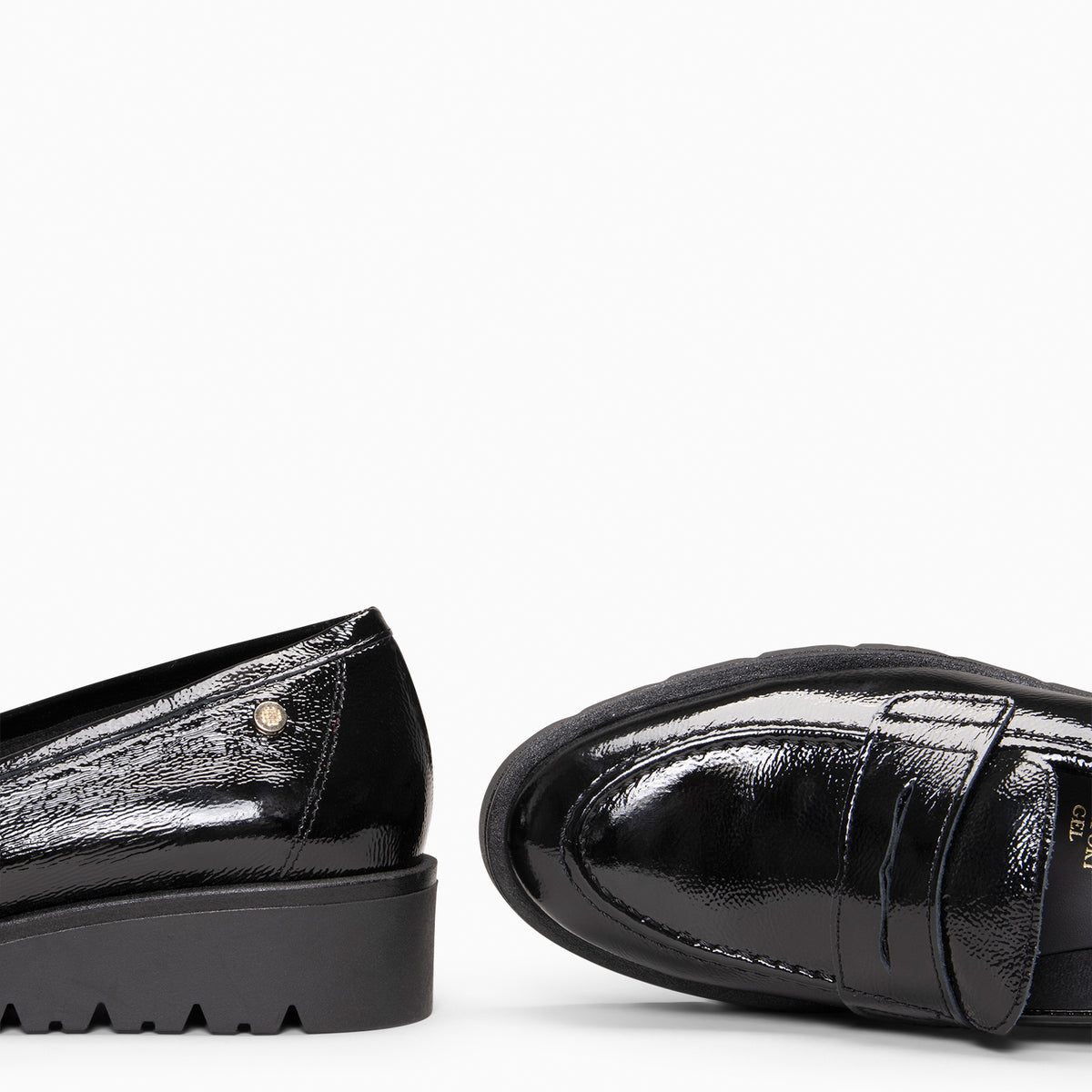 DAFNE - Mocasín con cuña CHAROL NEGRO
