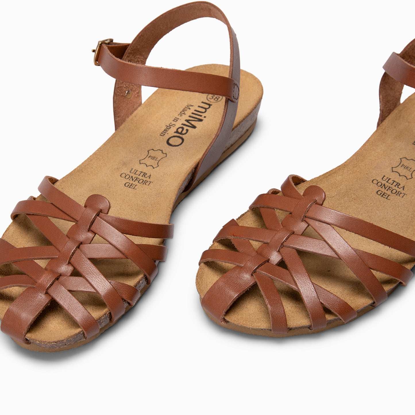 BEACH - Sandalias planas de tiras MARRON
