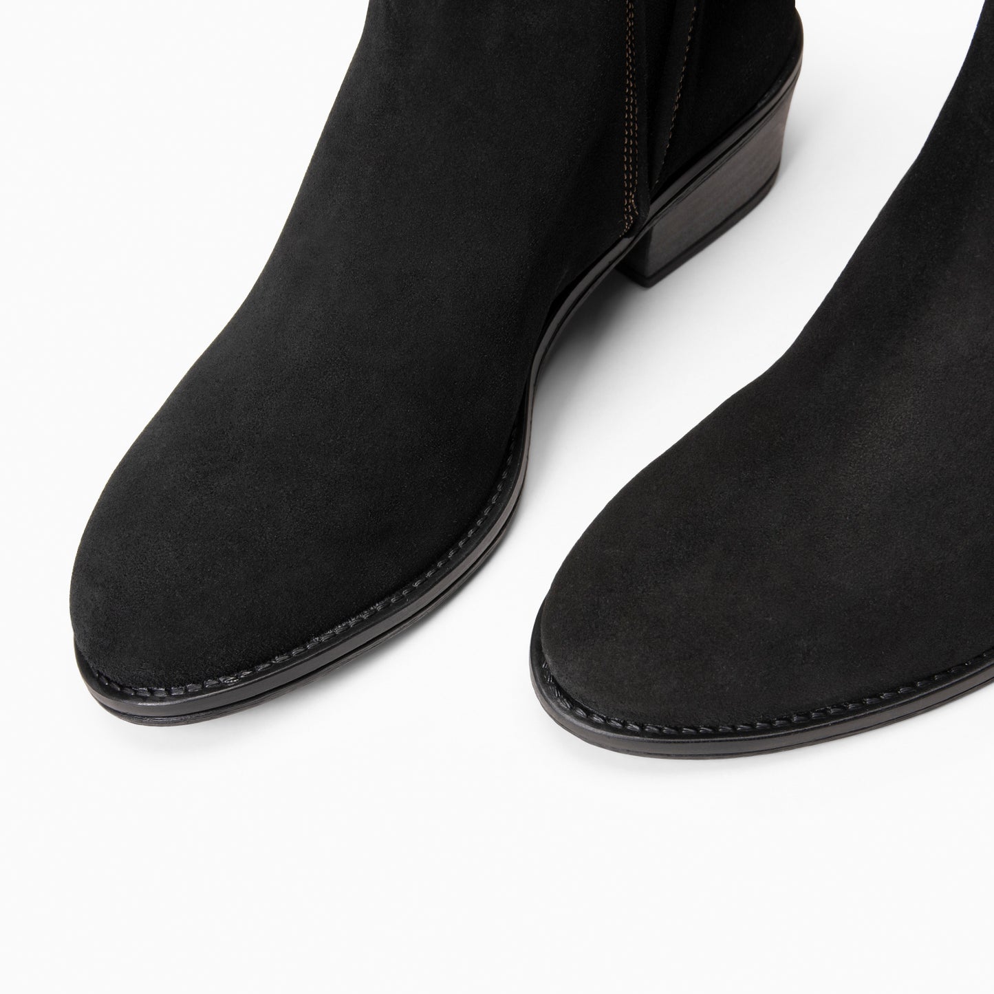 VIANA – Botín bajo con elástico NEGRO