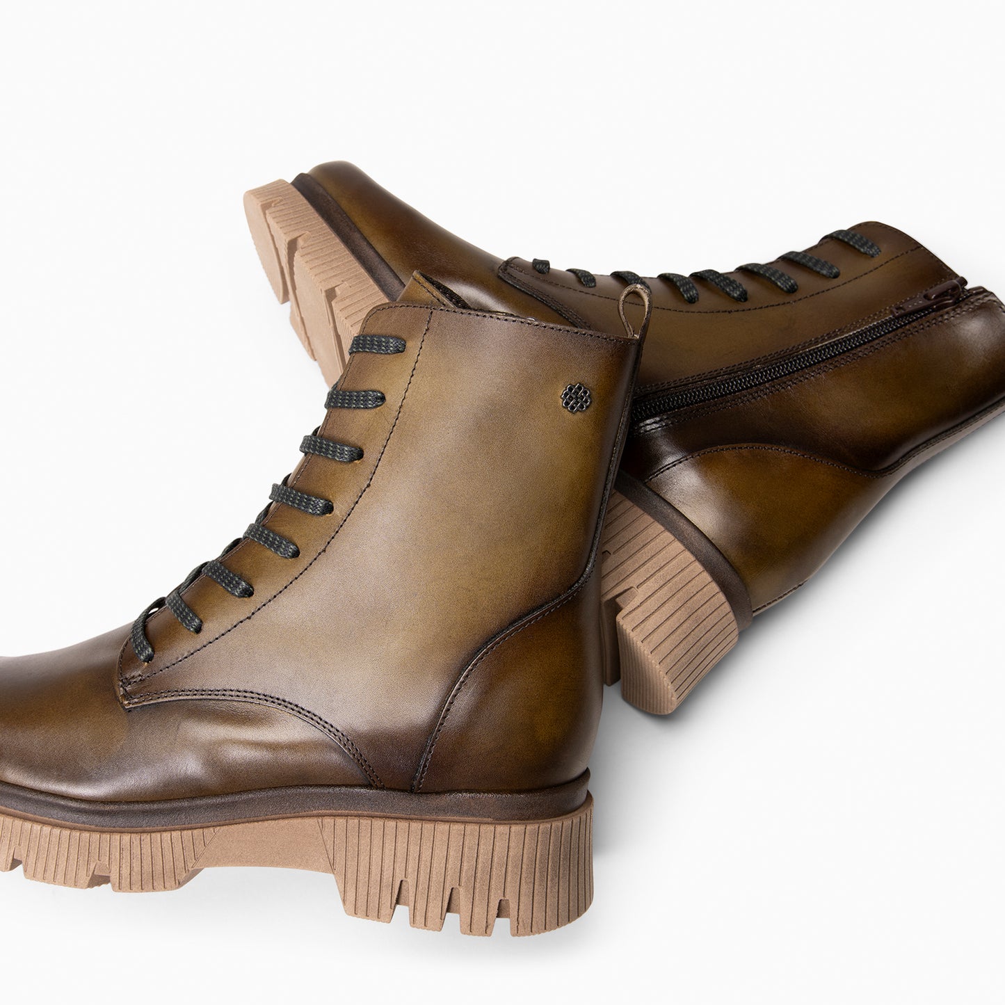 STONE – Botines militares de piel  KAQUI