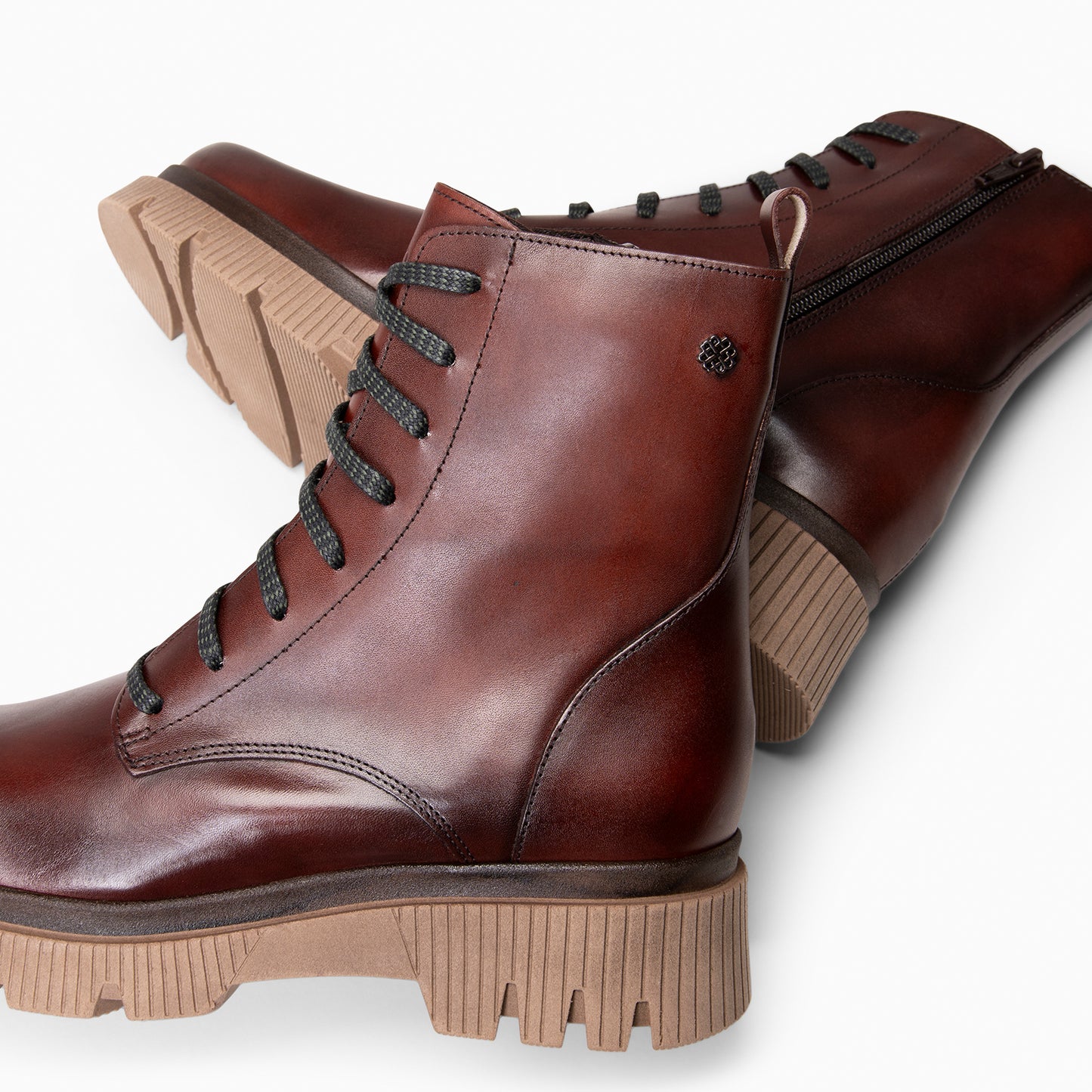 STONE – Botines militares de piel MARRON