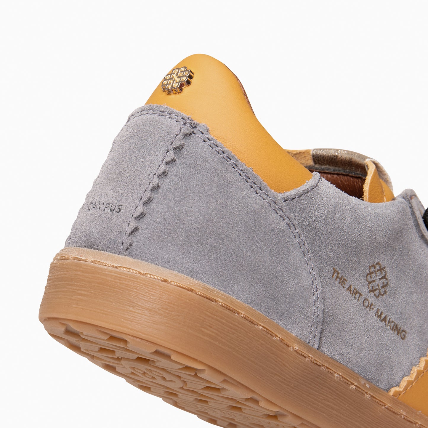 STÜDIO 01 - Deportivos GRIS