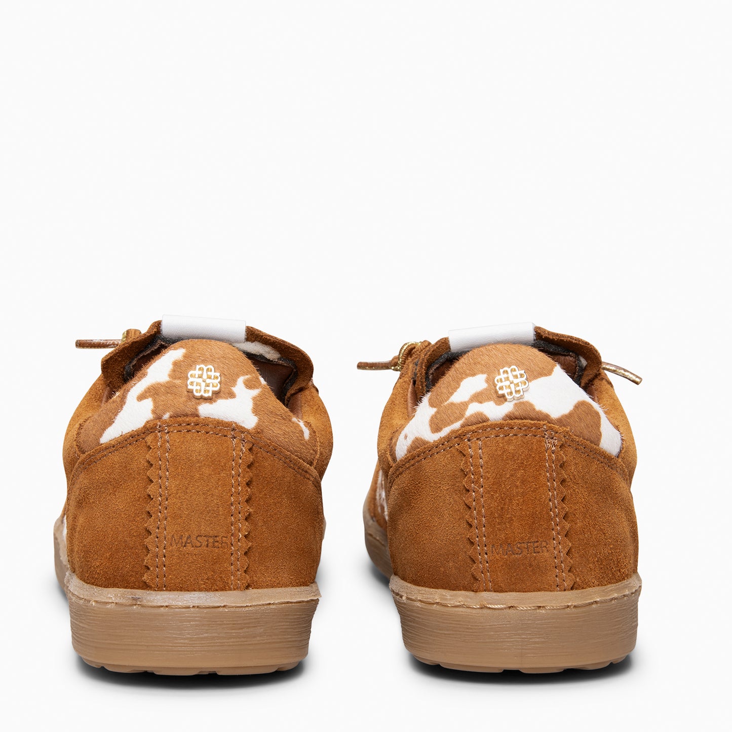 STÜDIO 01 - Deportivos CAMEL VACA