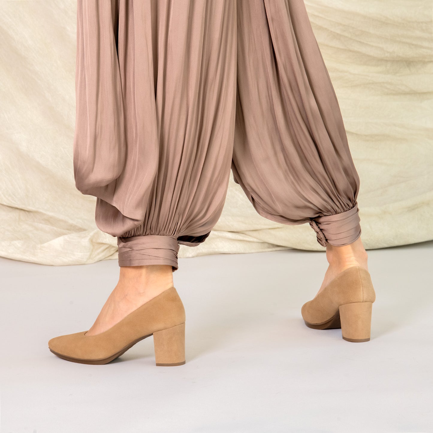 URBAN S - Zapato de tacón medio ante BEIGE