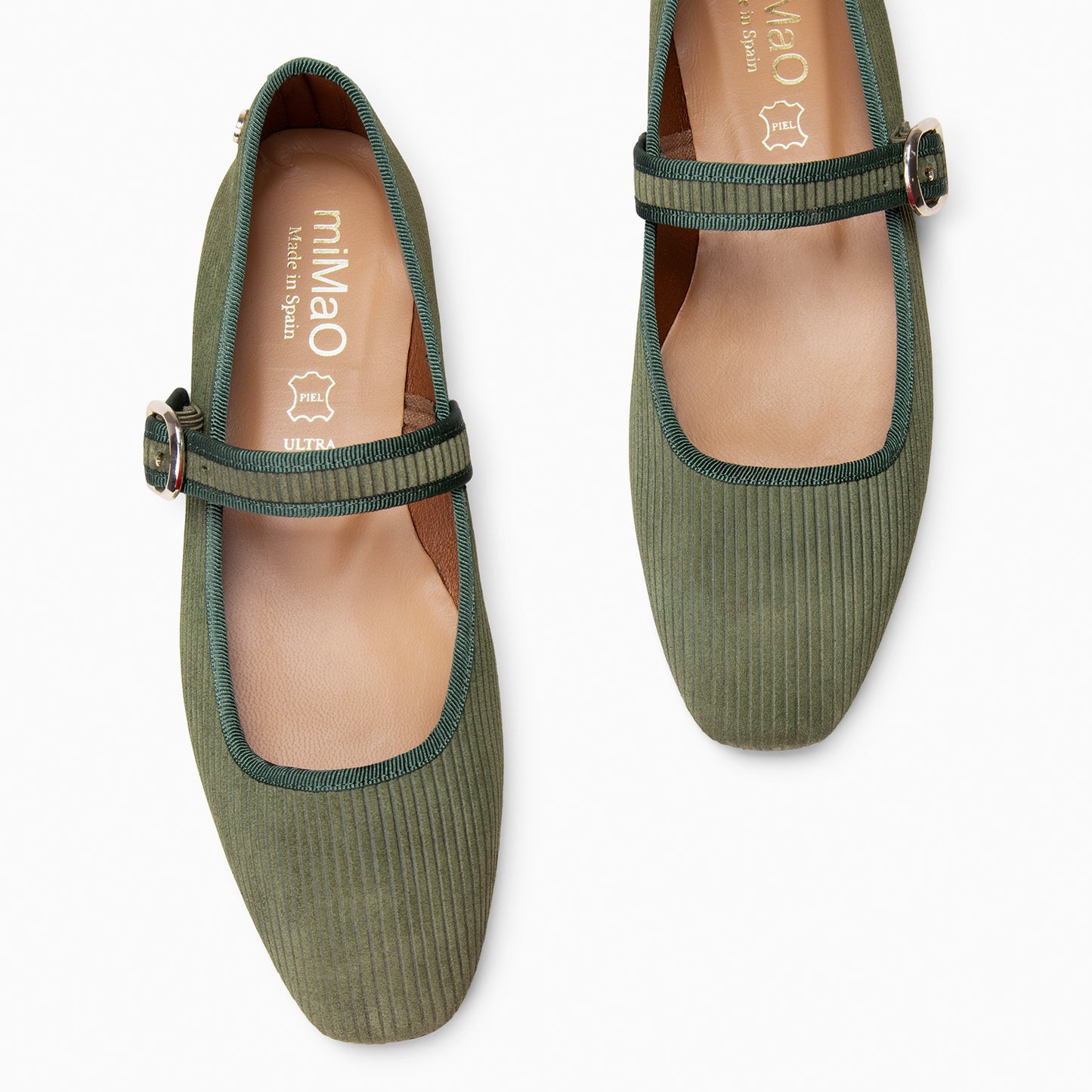 LARA – Merceditas con tira de pana en VERDE