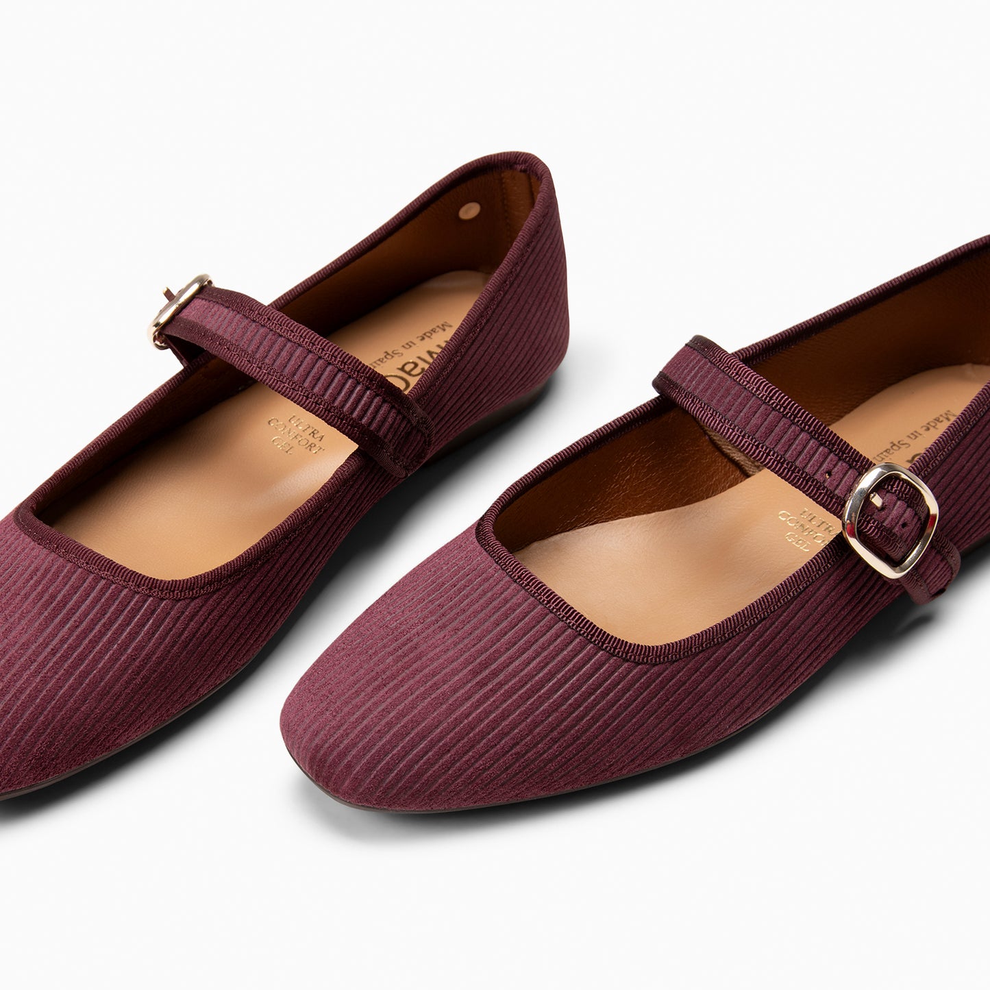 LARA – Merceditas con tira de pana en BURDEOS