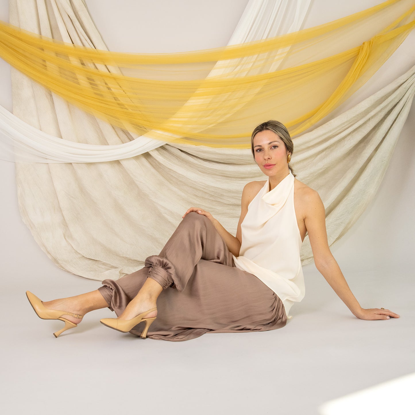 GLAM DESTALONADO – Zapatos de tacón destalonados de napa TIERRA