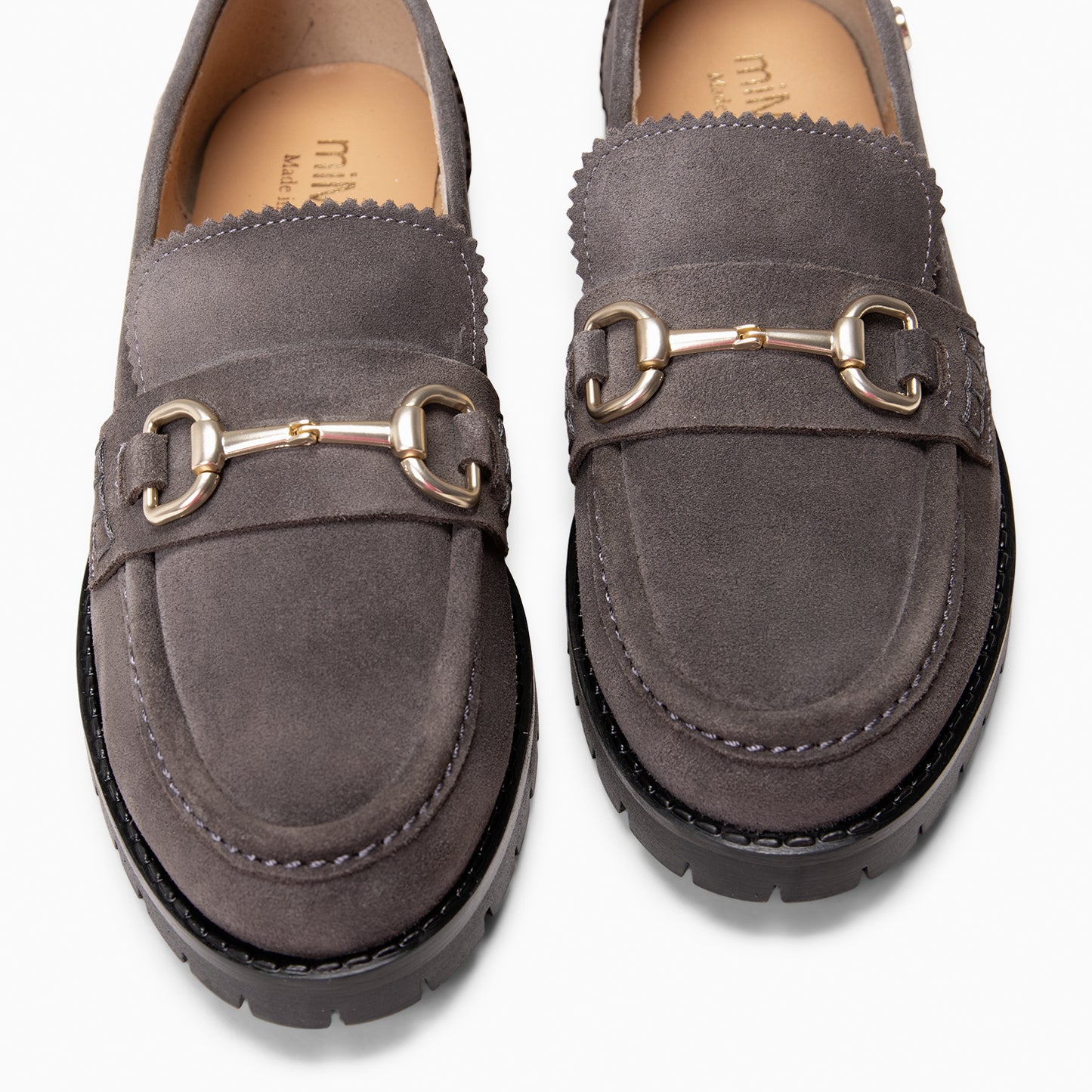 TREVILLA - Mocasín con aplique metálico GRIS