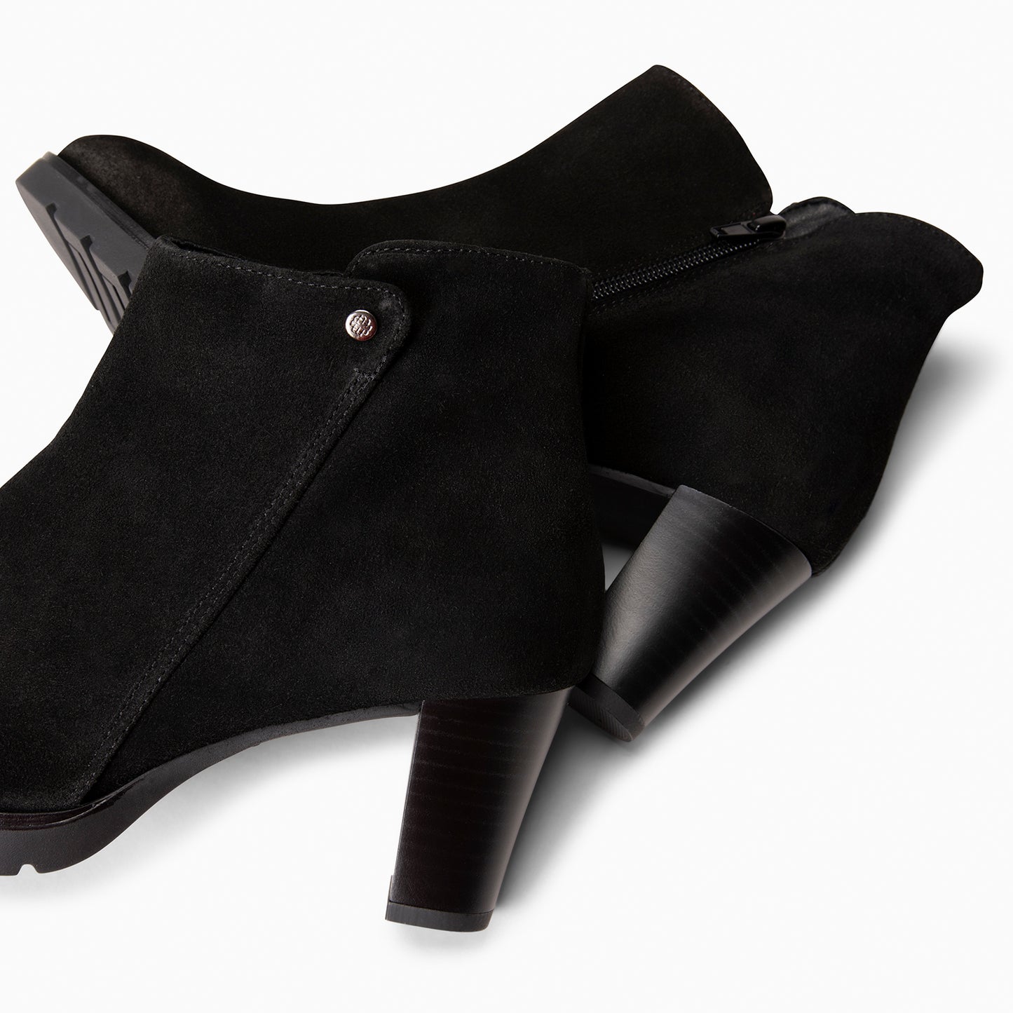 PRAGA – Botines con tacón de piel de seraje NEGRO