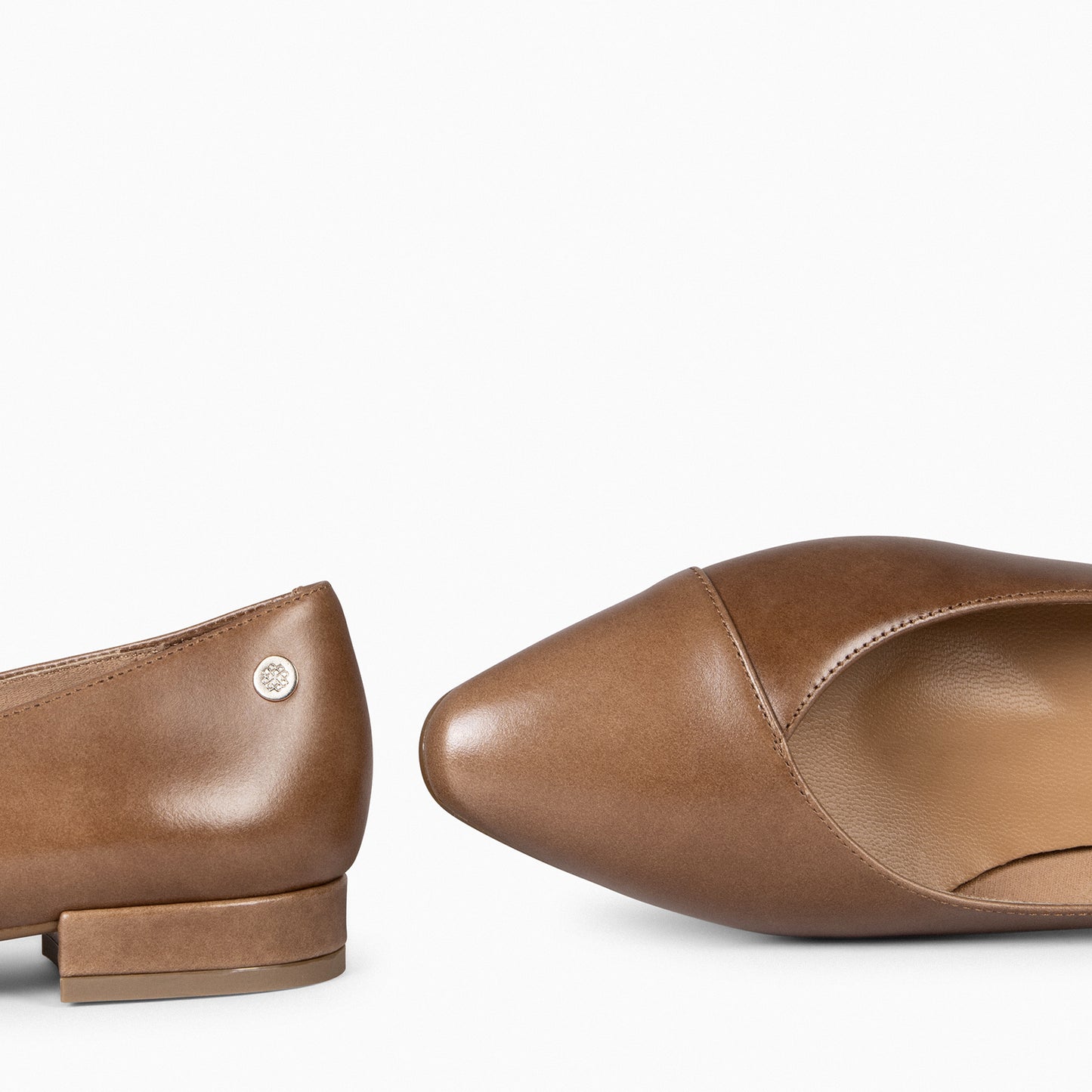 MARIE– Bailarinas tacón bajo TAUPE