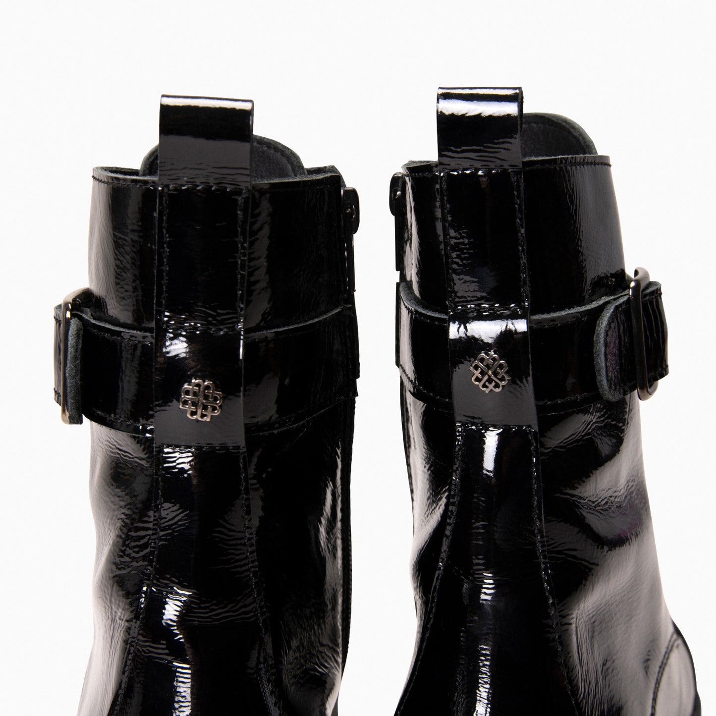 BELFAST – Botines con cordones de piel CHAROL NEGRO