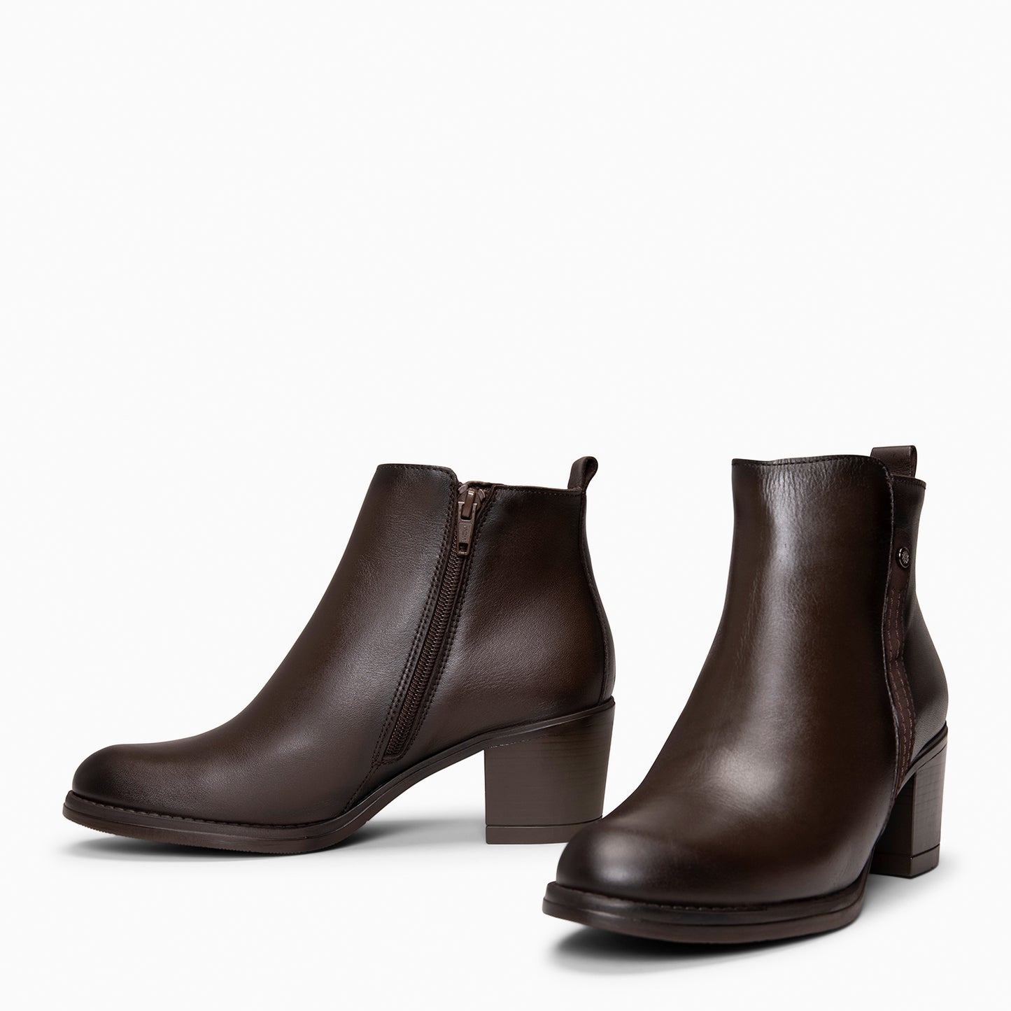 MONTSE – Botin de tacón ancho de piel MARRON