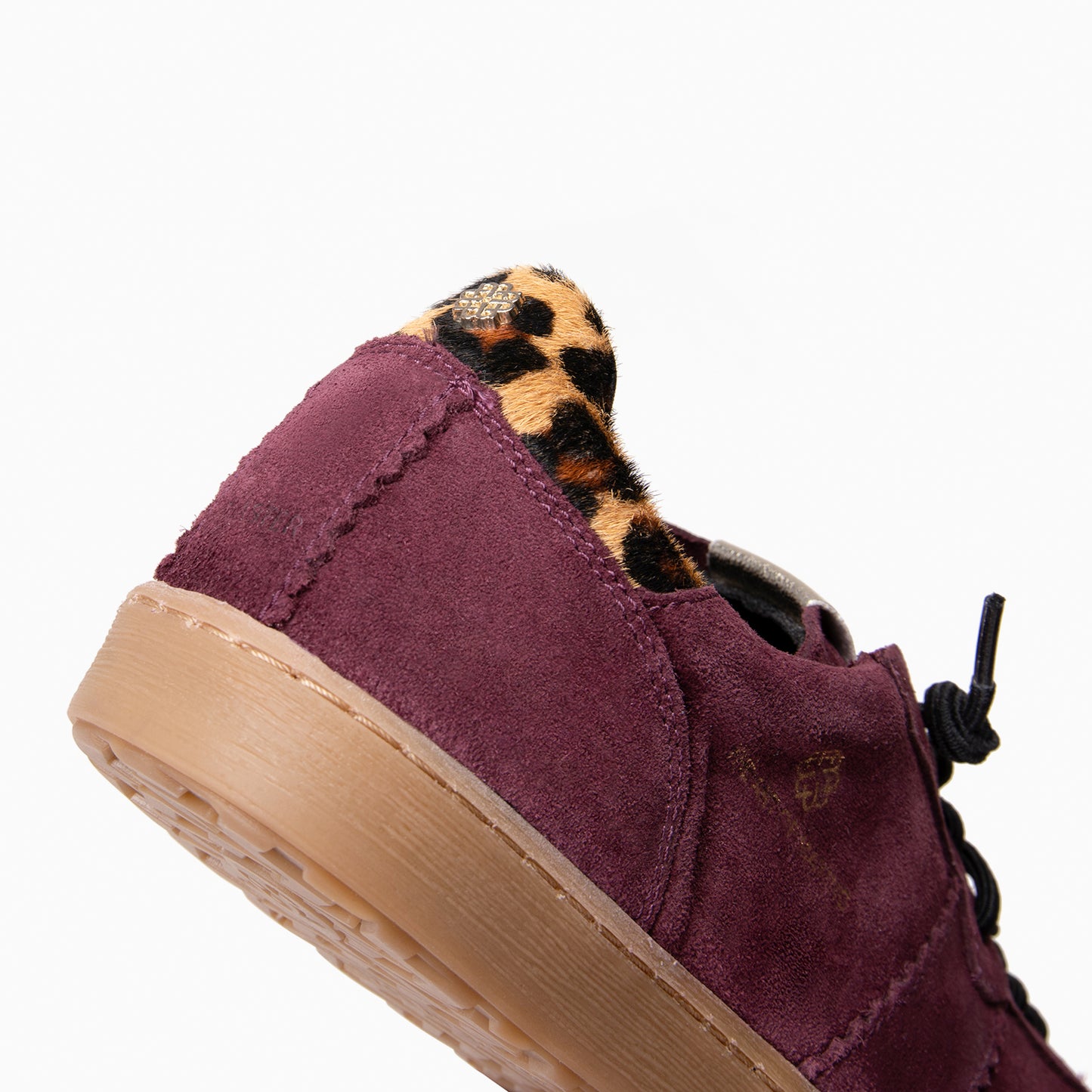 STÜDIO 01 - Deportivos BURDEOS