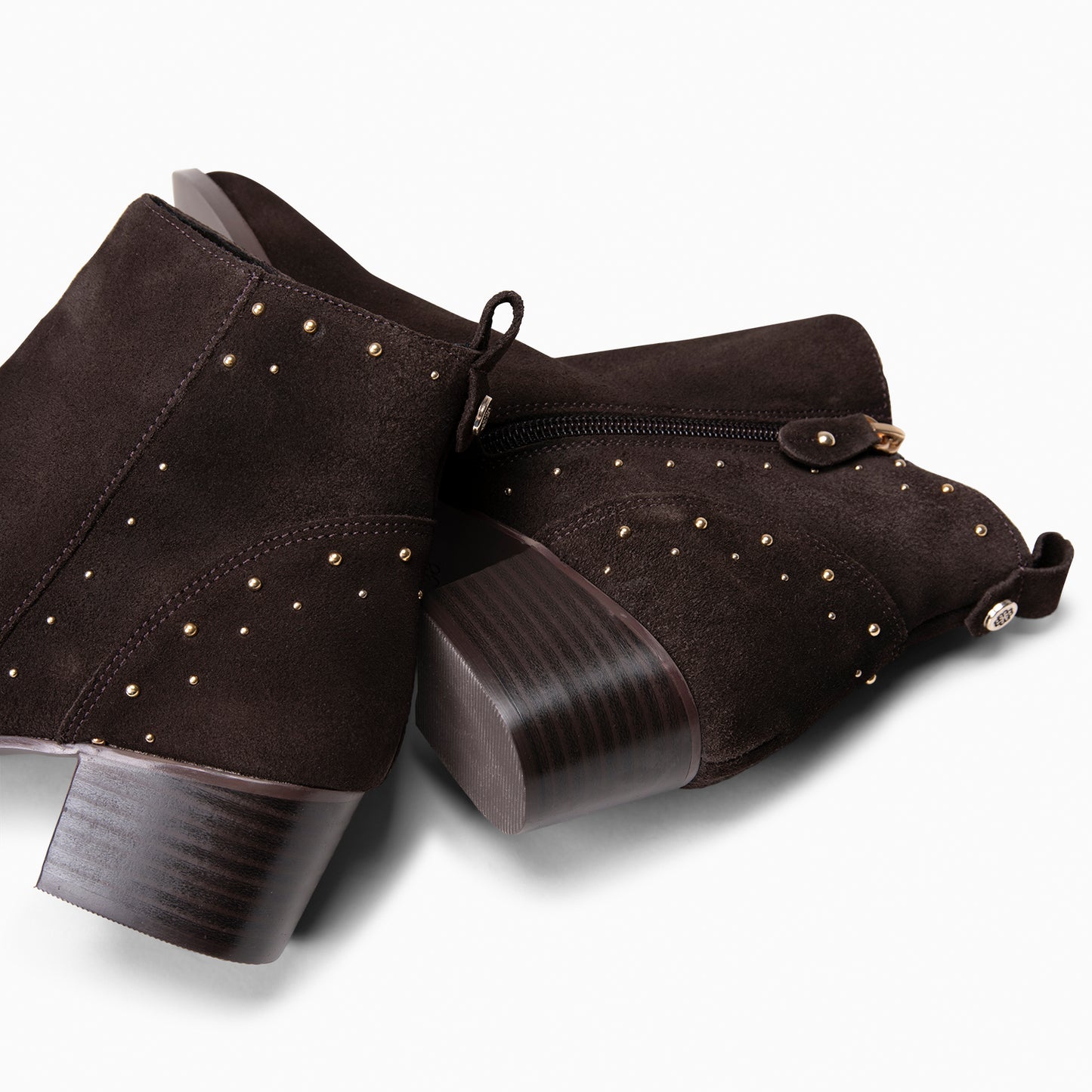 DUSTY – botines de serraje con tachas MARRON