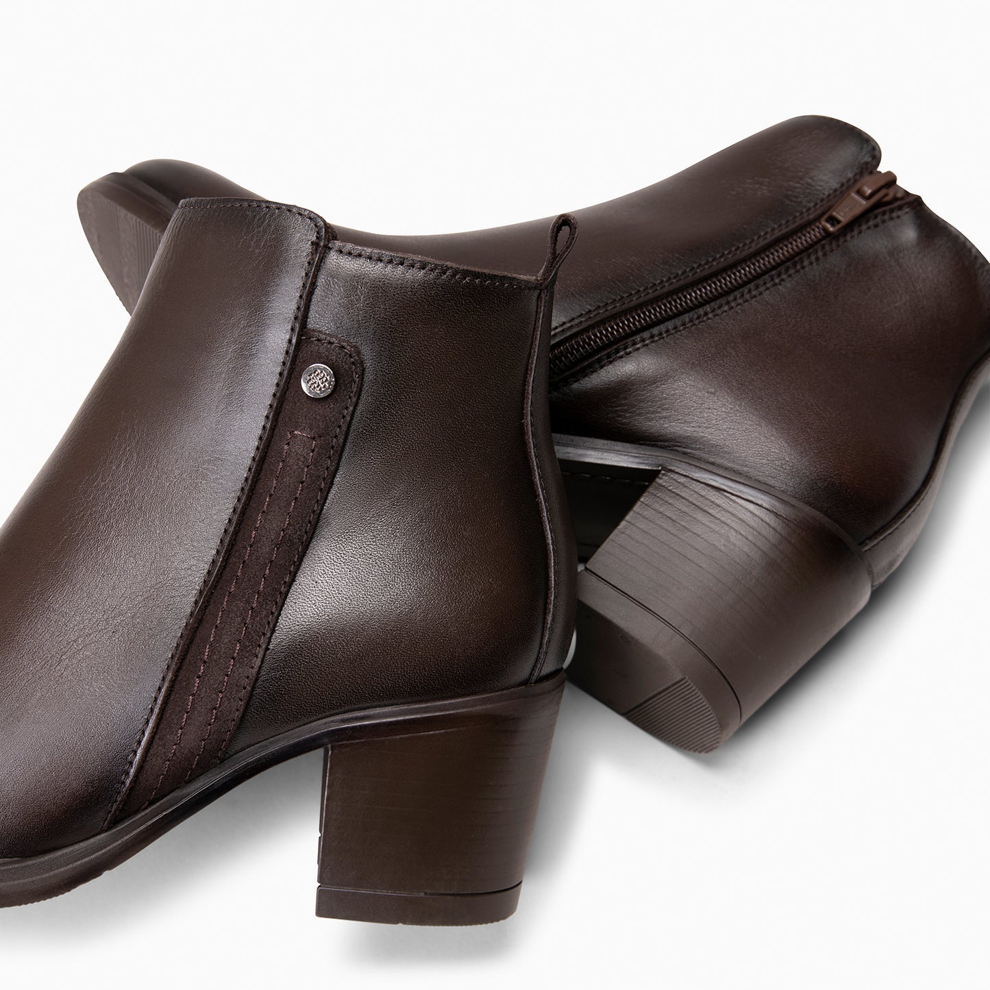 MONTSE – Botin de tacón ancho de piel MARRON