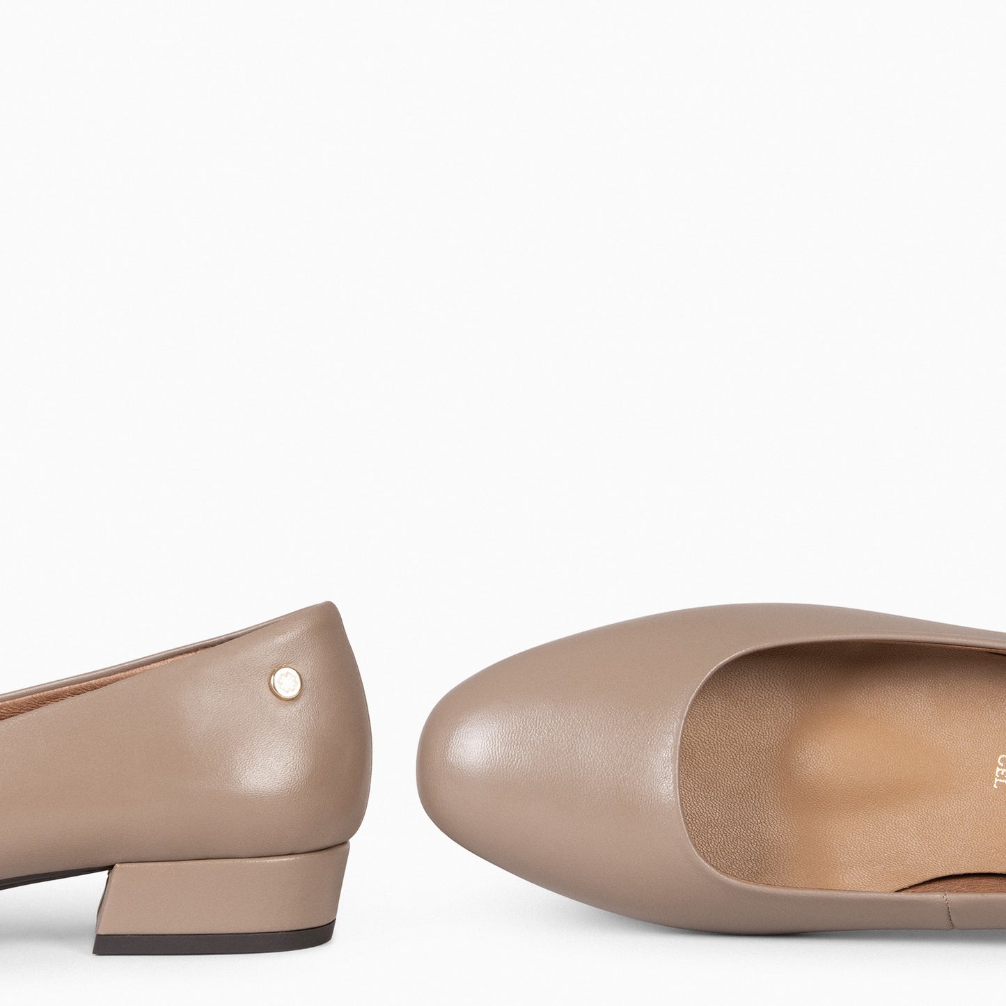 URBAN XS – Zapatos de tacón bajo TAUPE