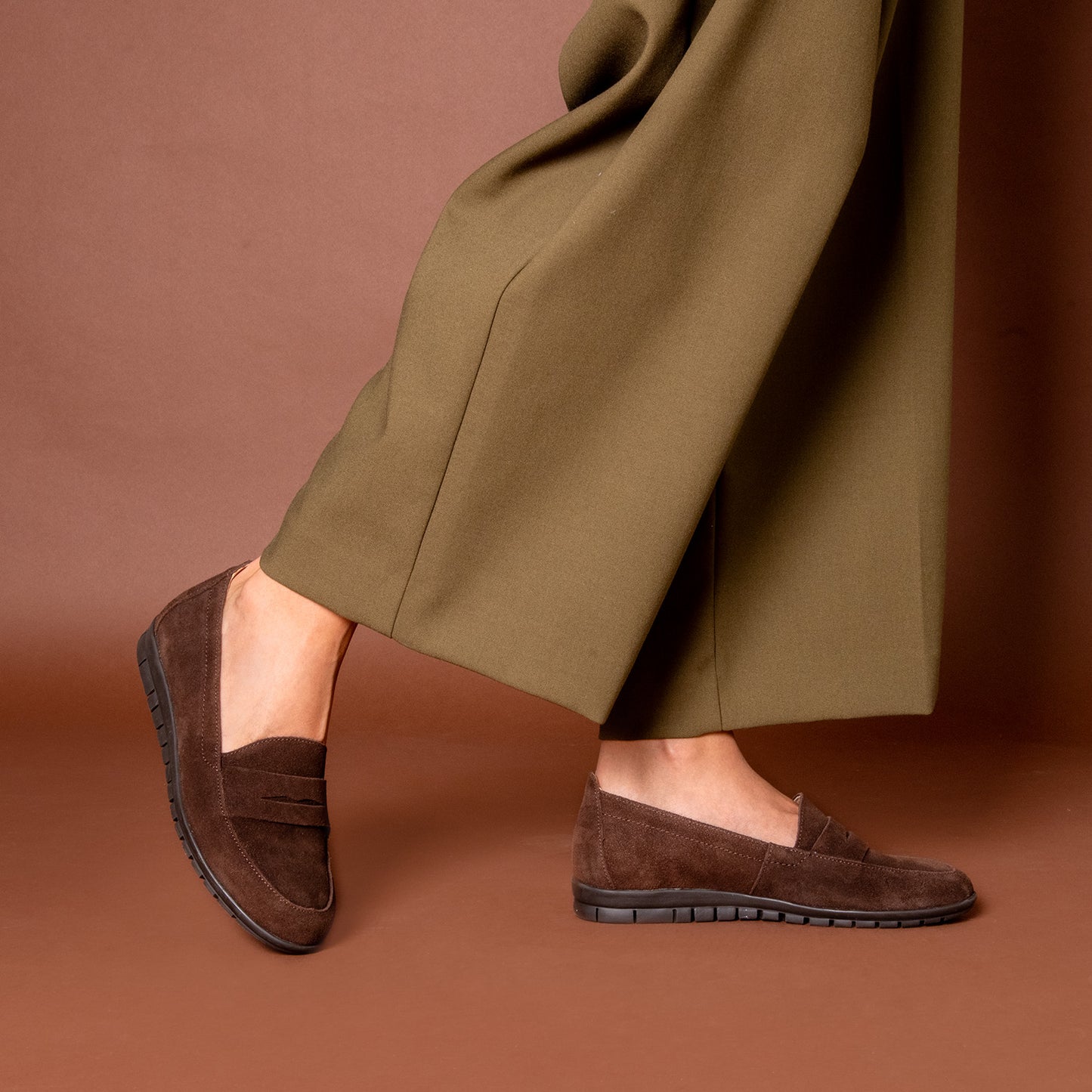 360 – Mocasines con antifaz y cuña interna MARRON